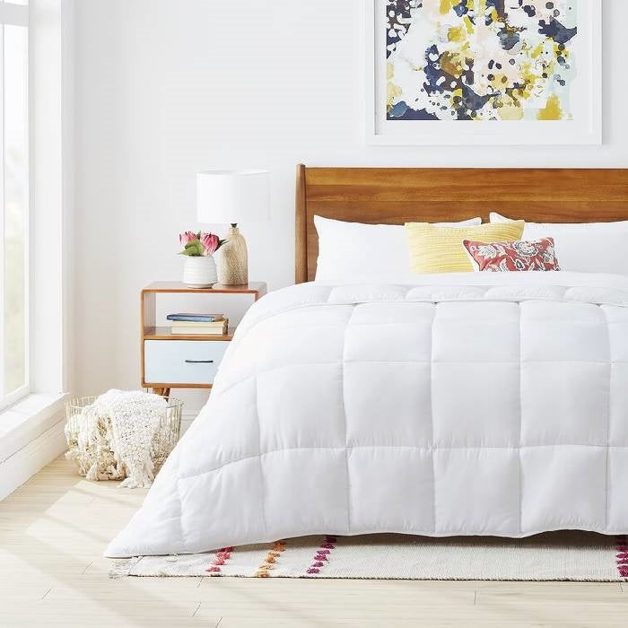 Full Size Cozy All Seasons Plush White Polyester Down Alternative Comforter-1