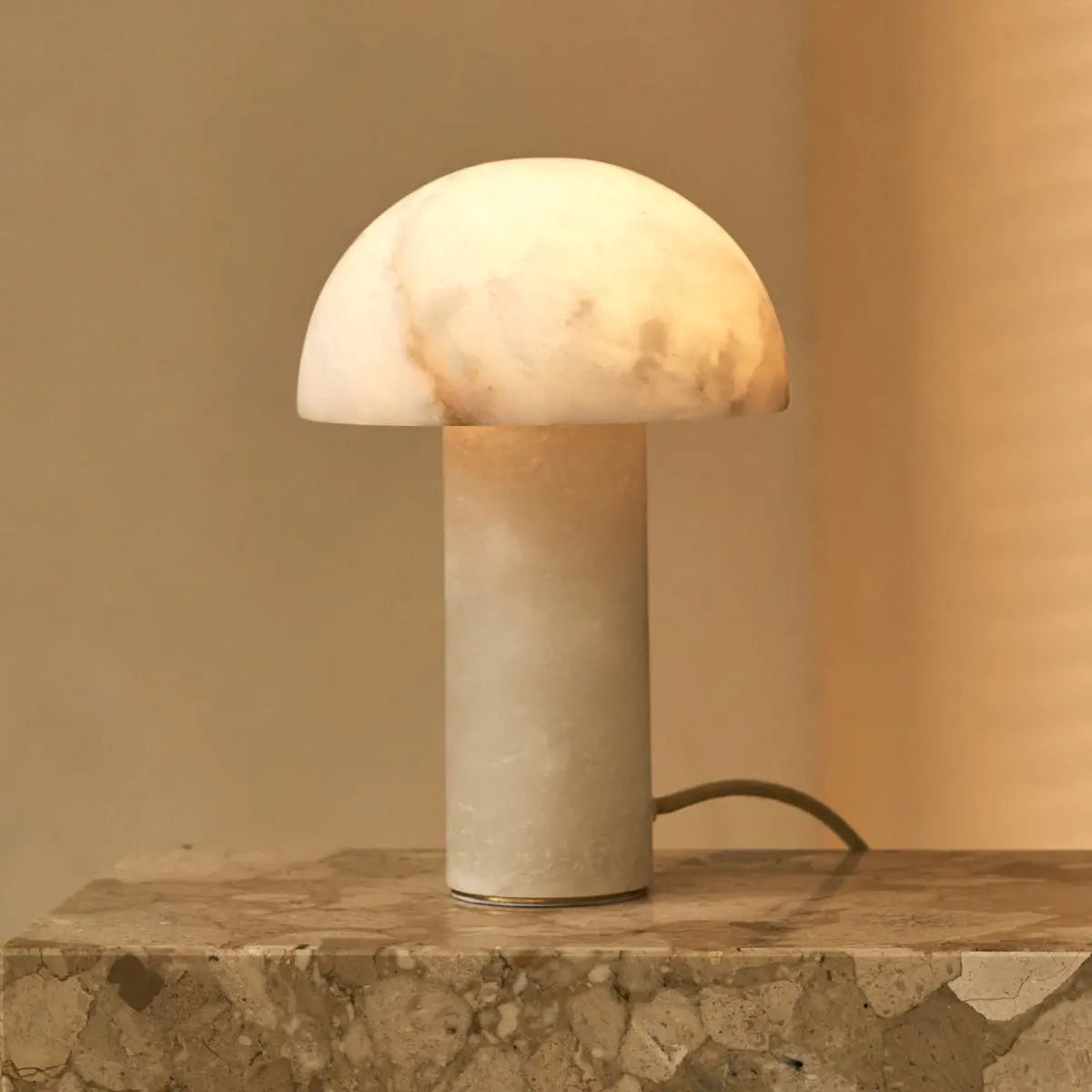 Francesco Stylish Alabaster Lamp – Handcrafted Luxury Lighting-0