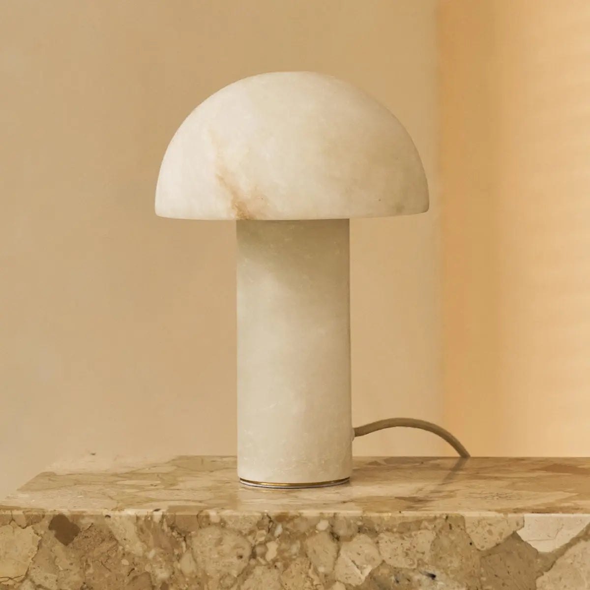 Francesco Stylish Alabaster Lamp – Handcrafted Luxury Lighting-1