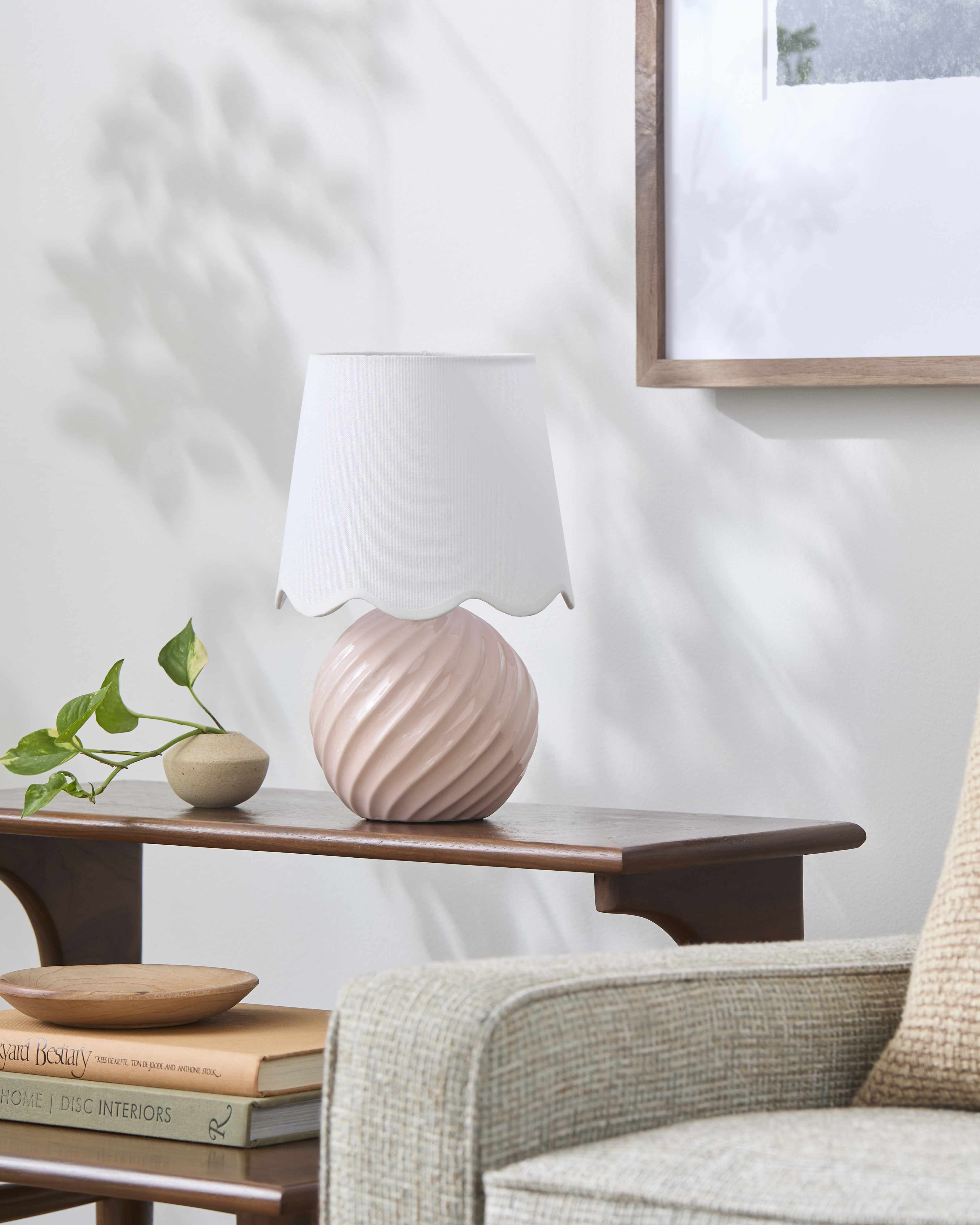 Gestalgar Beige Table Lamp-2