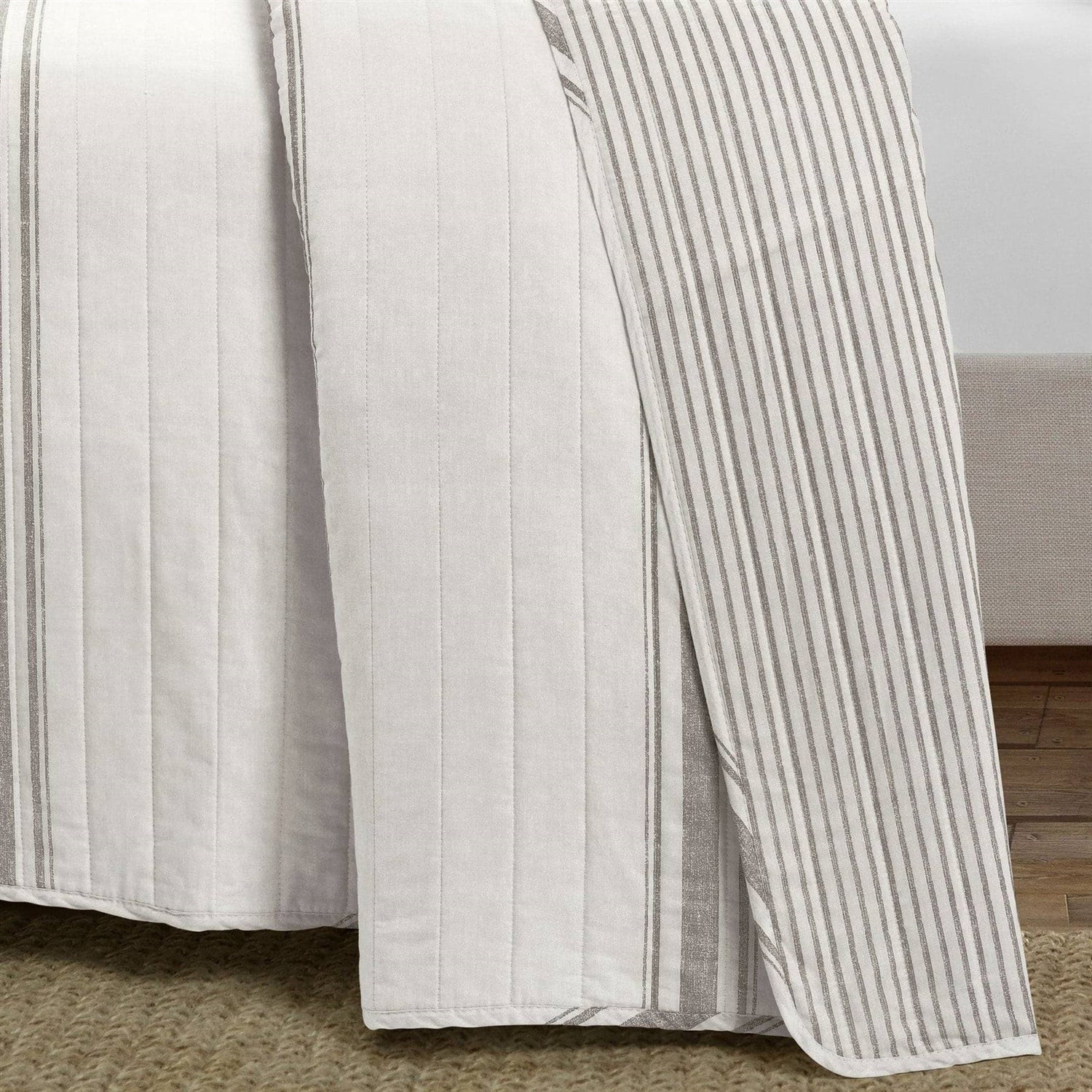 Full / Queen Grey Off-White 3 Piece Stripe Reversible Cotton Quilt Set-3