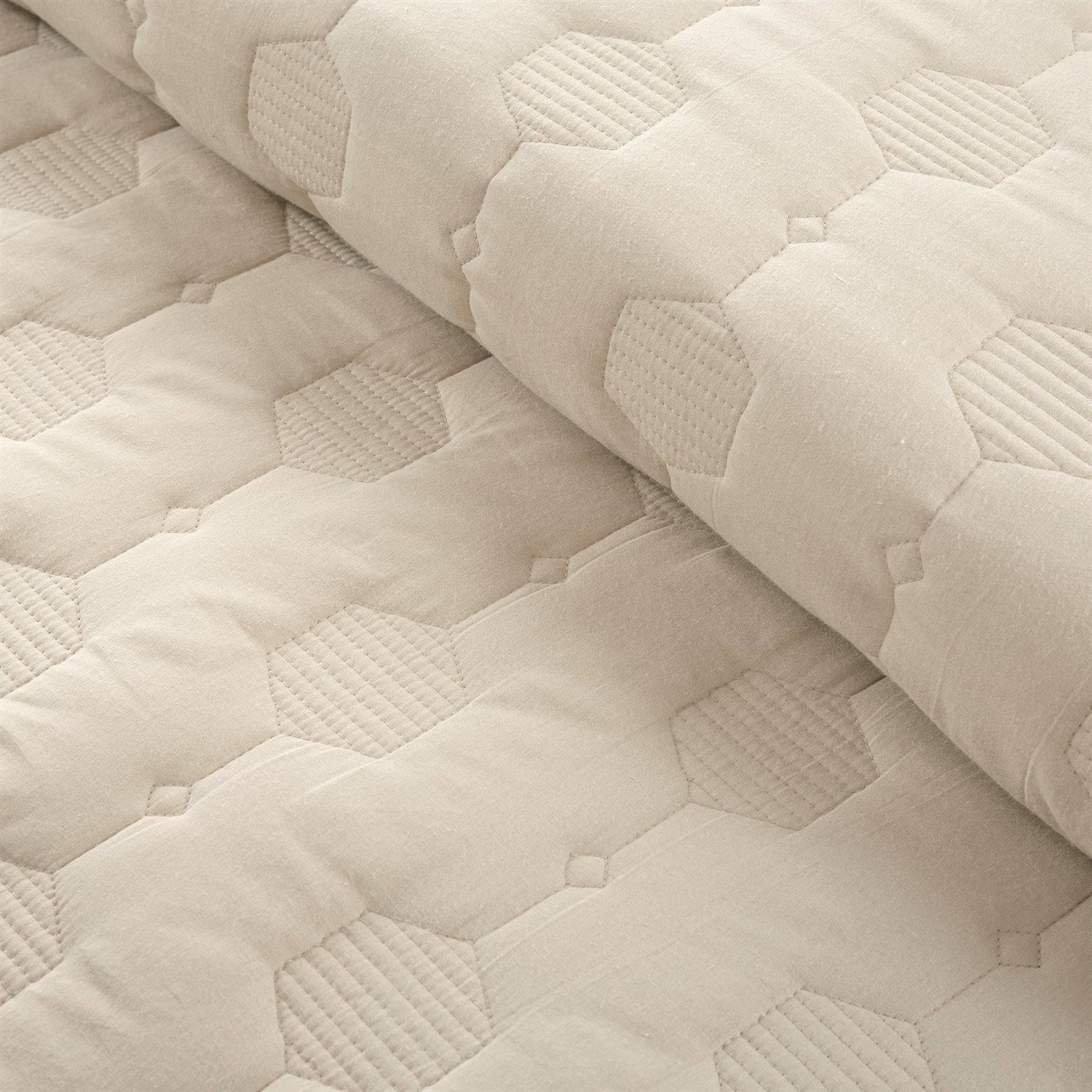 Full/Queen size Lightweight Beige Textured Cotton 3 Piece Quilt Set-3