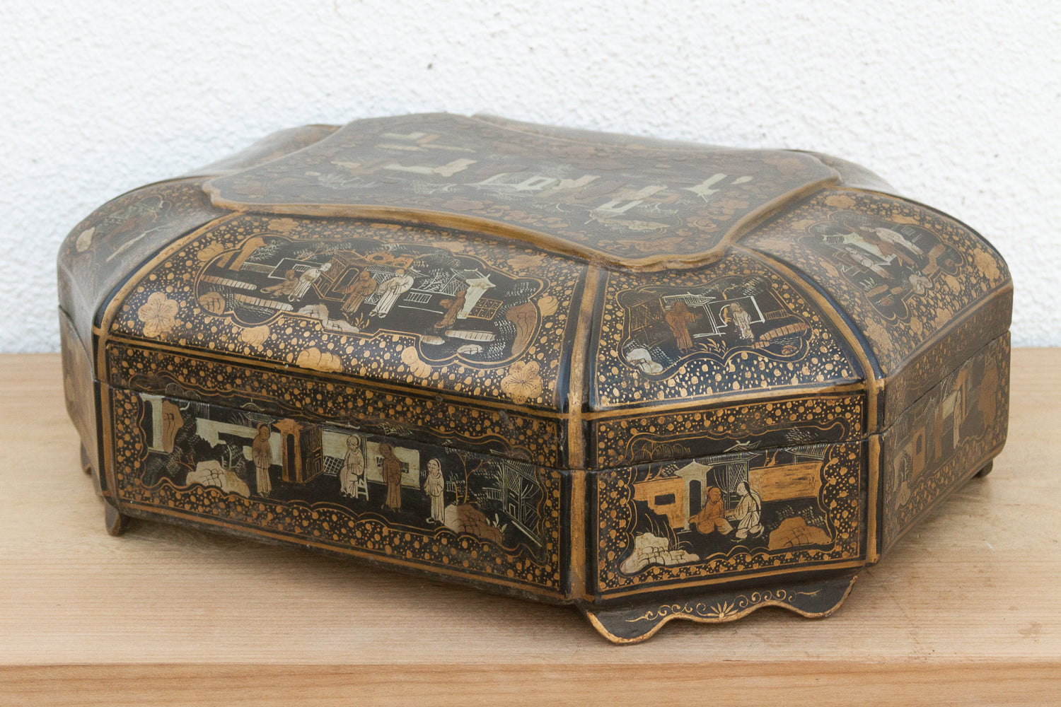 Large Vintage Black & Gold Chinoiserie Box