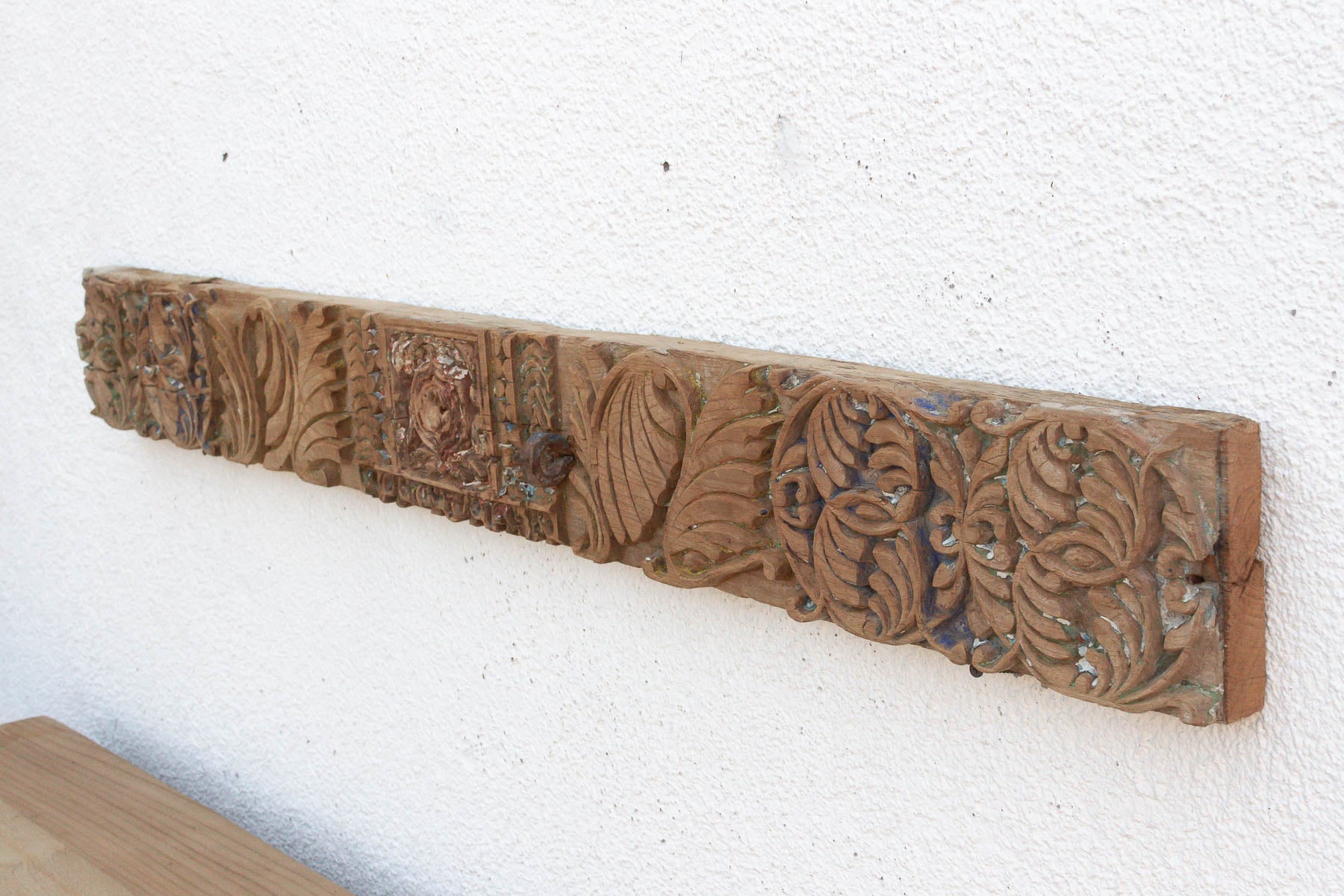 Medallion & Acanthus Leaf Indian Carved Panel
