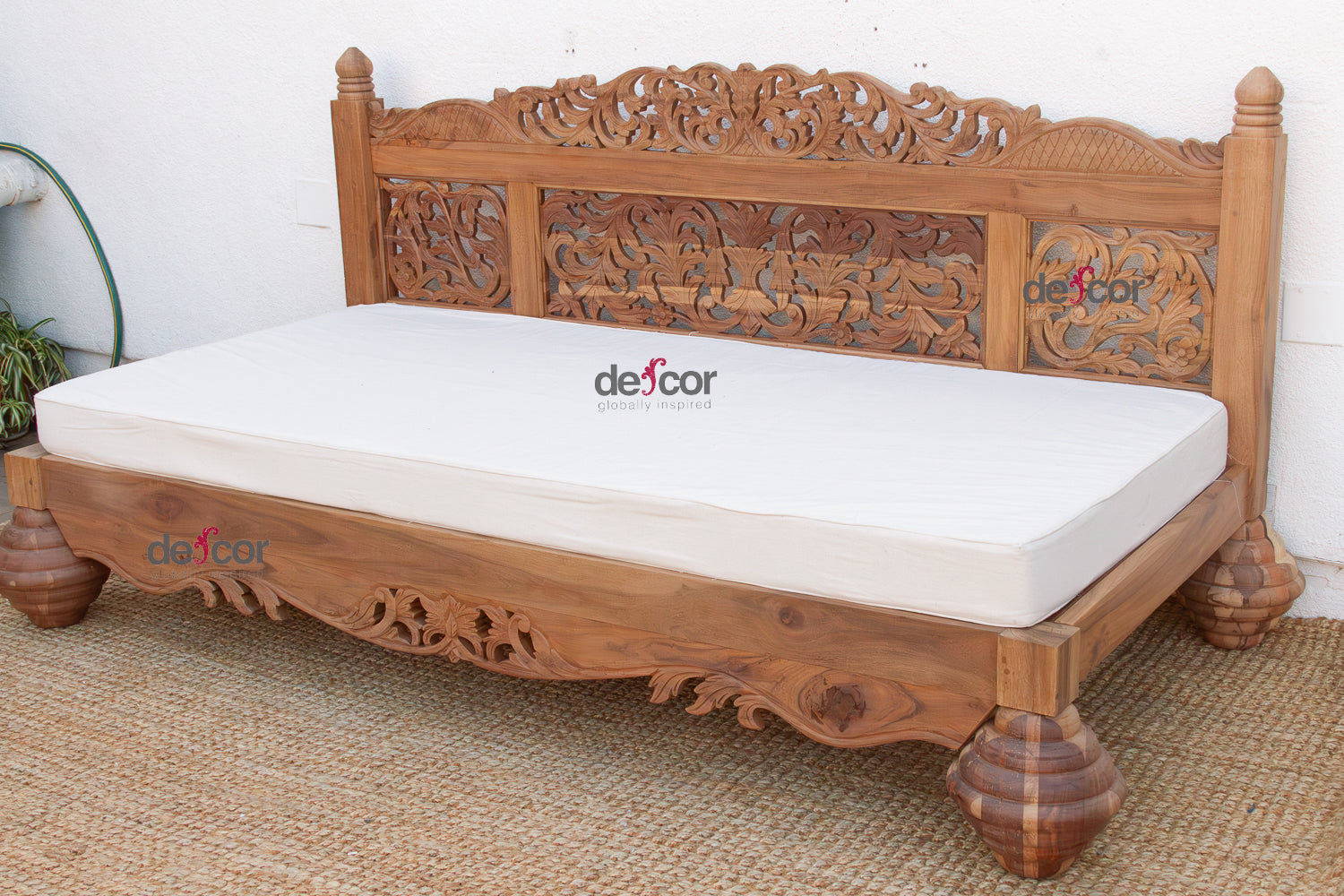 Finely Carved Bali Lounge Daybed Sofa