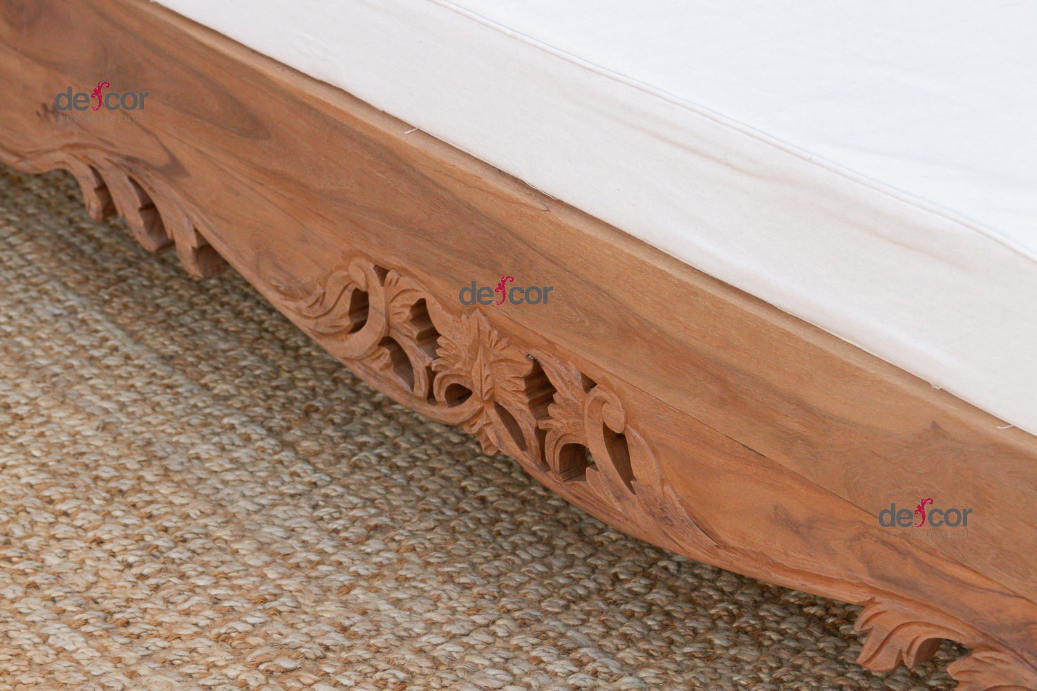 Finely Carved Bali Lounge Daybed Sofa