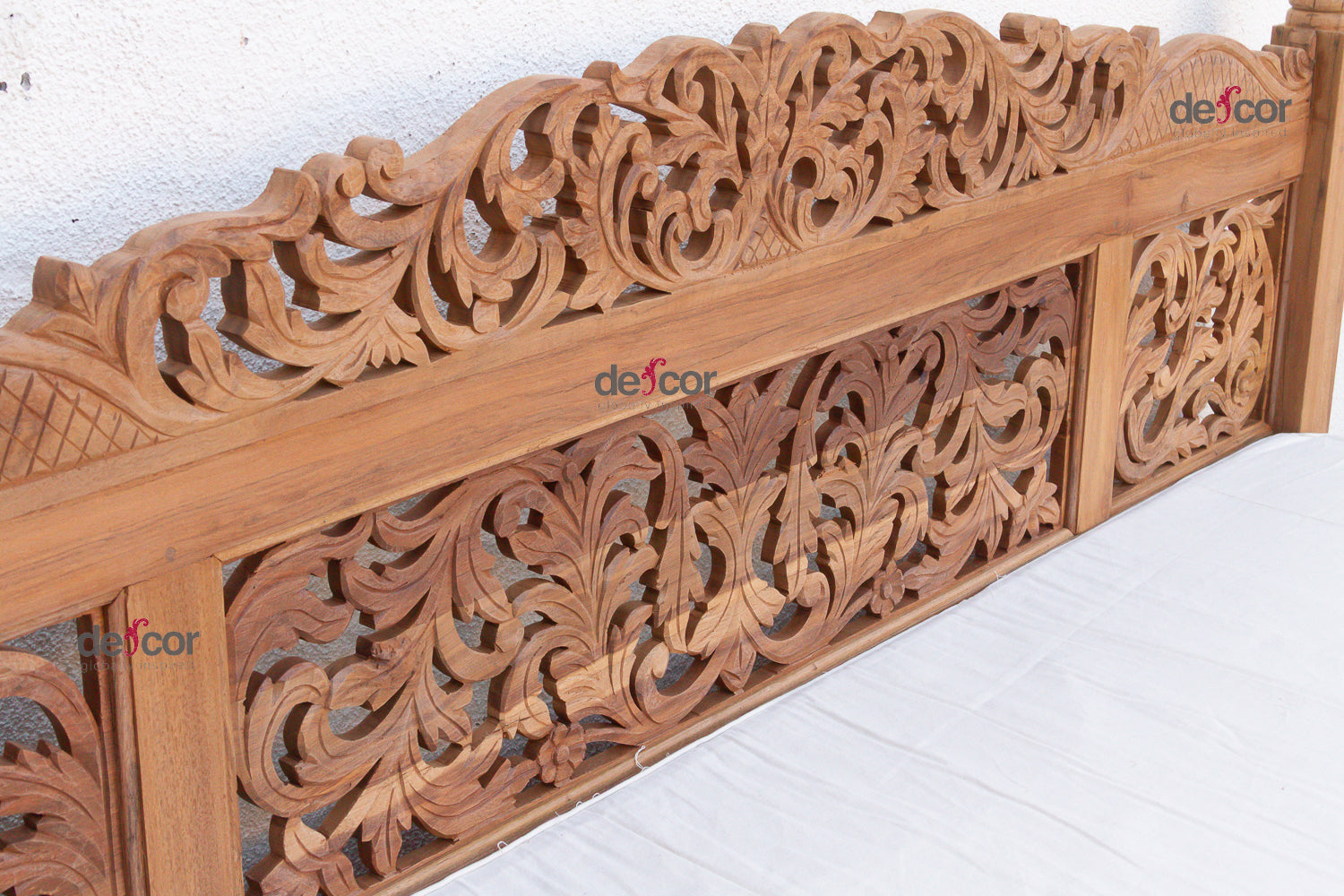 Finely Carved Bali Lounge Daybed Sofa