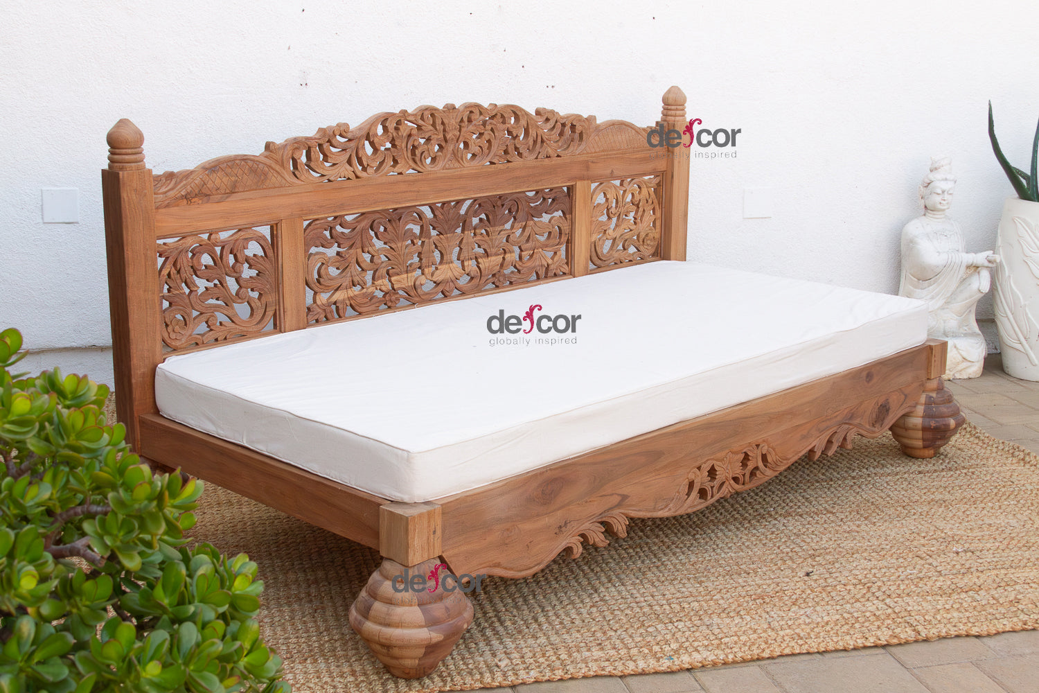 Finely Carved Bali Lounge Daybed Sofa