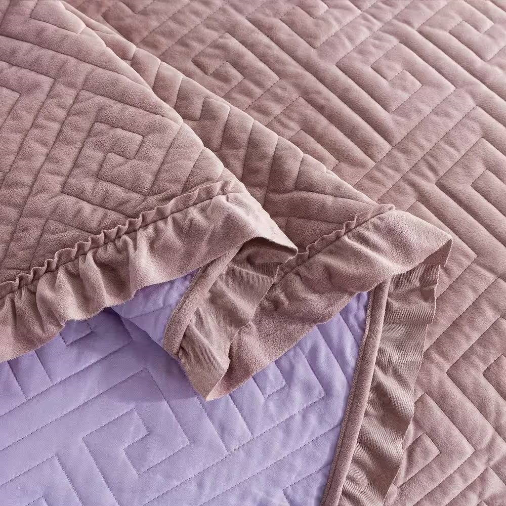 King Violet/Rose-Wood Velvet Microfiber Polyester Reversible 3-Piece Quilt Set-3