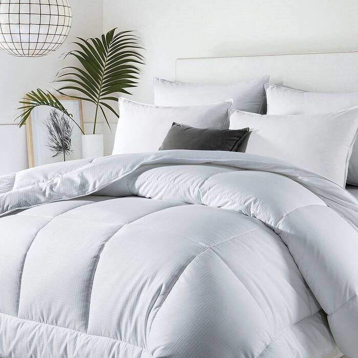 King Size All Seasons Soft White Polyester Down Alternative Comforter-0