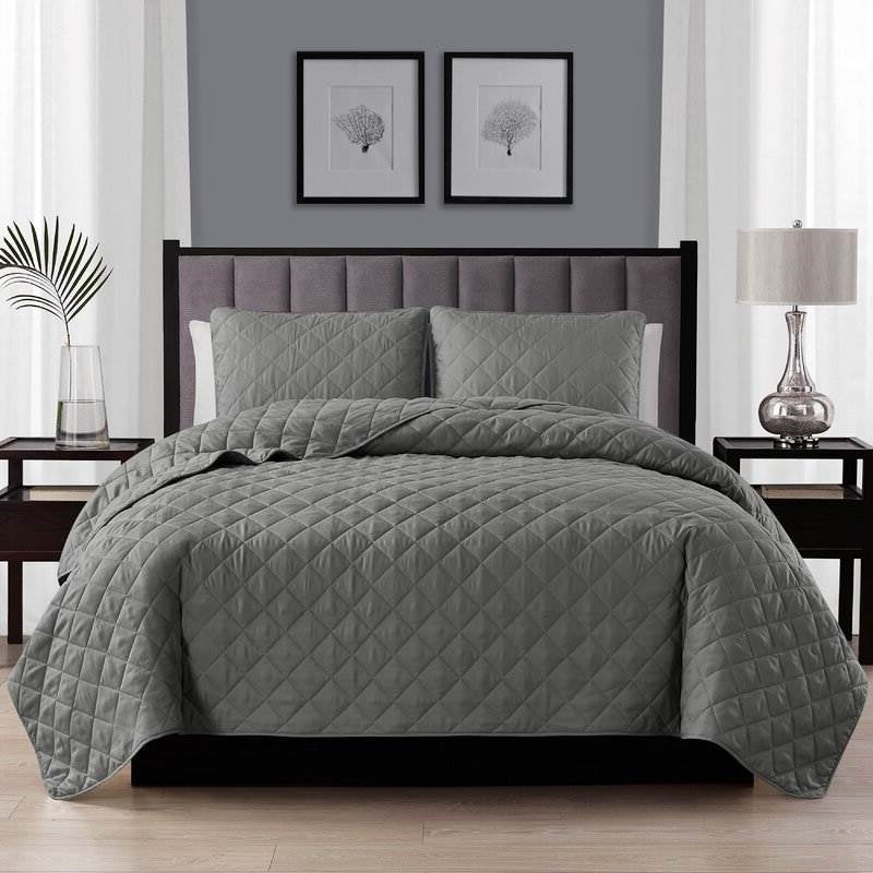 King/CAL King 3-Piece Dark Grey Polyester Microfiber Diamond Quilted Quilt Set-0