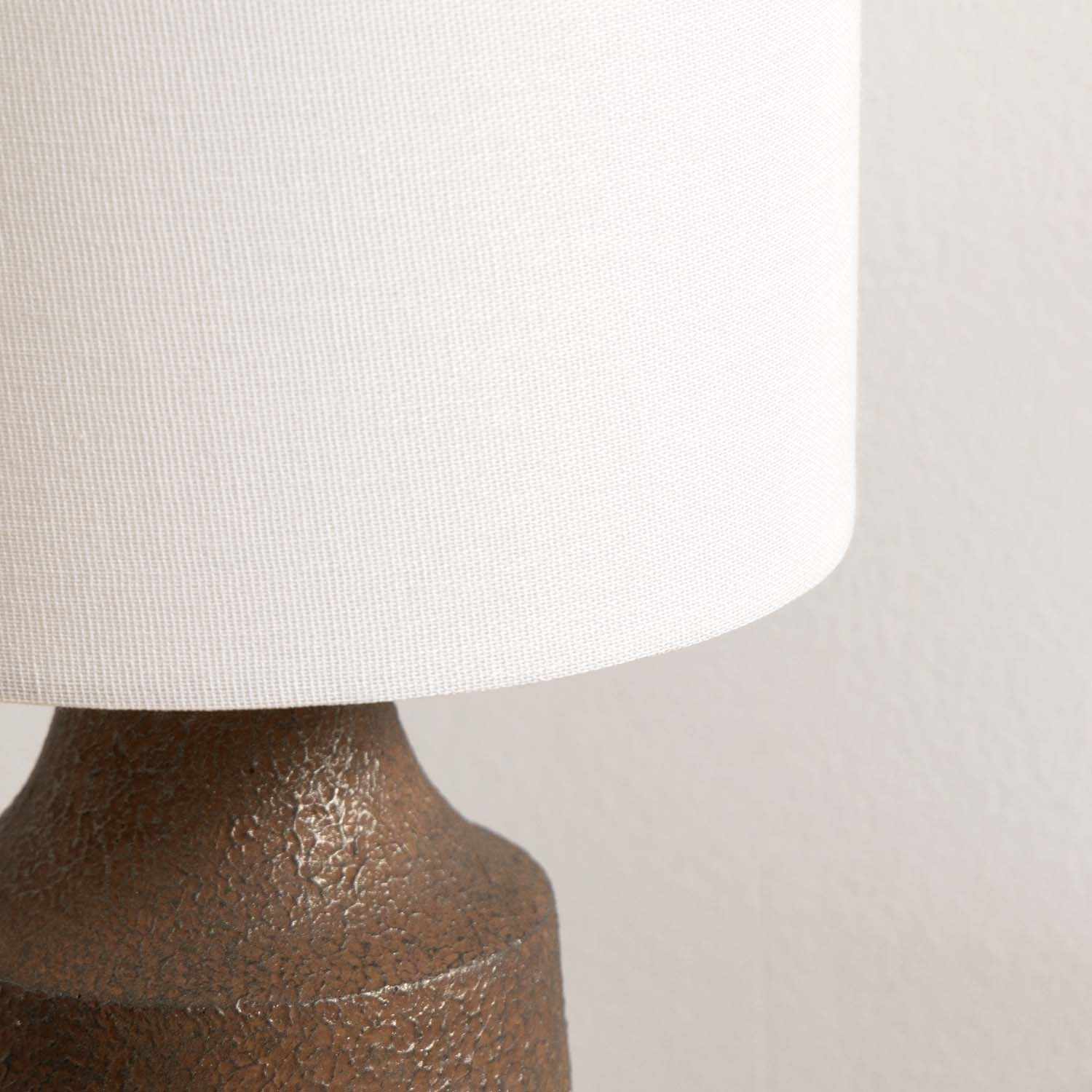 Kumlu Ribbed Ceramic White Table Lamp