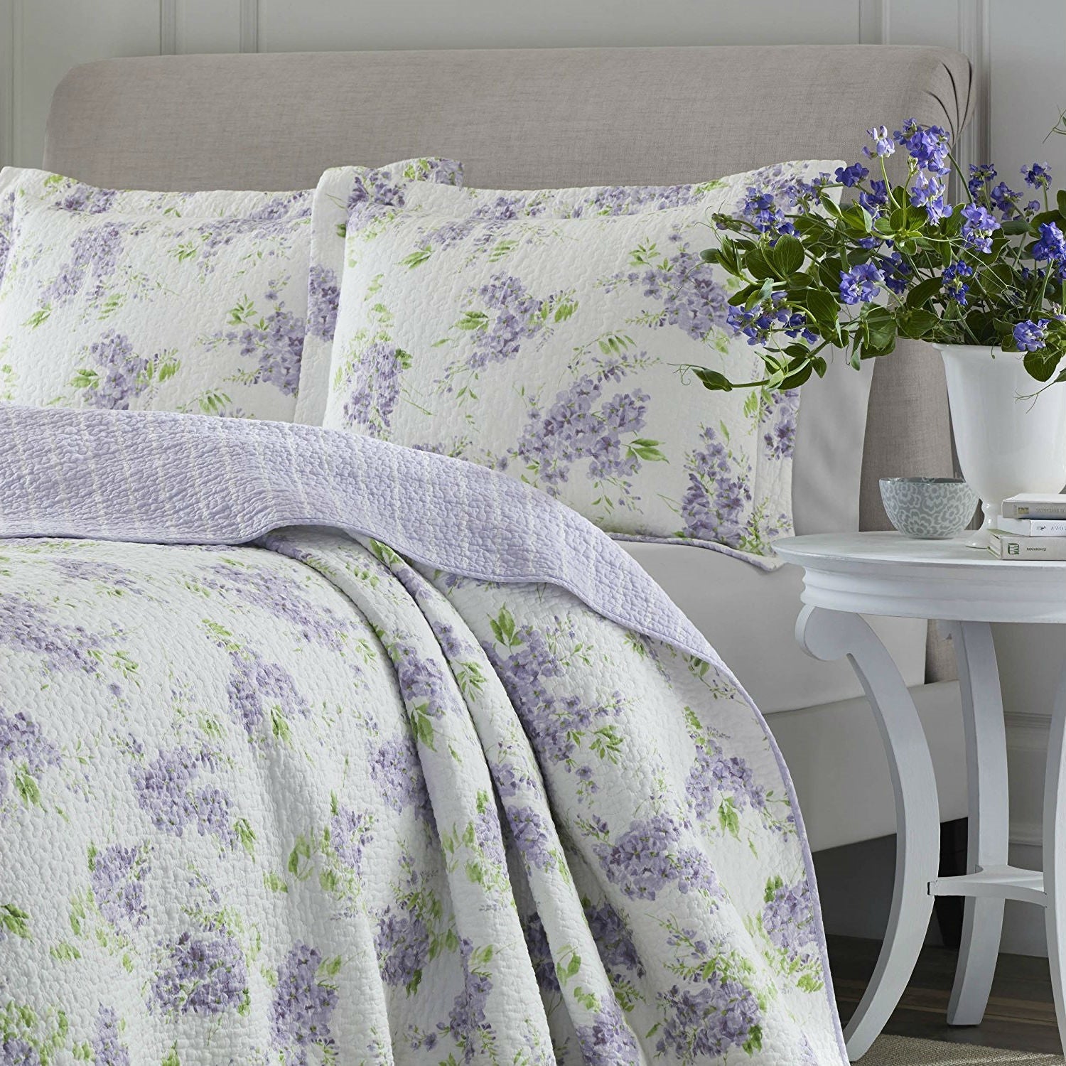 Full / Queen size 3-Piece Cotton Quilt Set with White Purple Floral Pattern-1