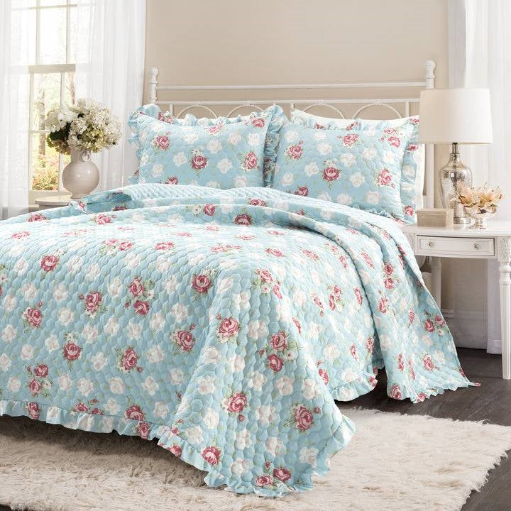 Full/Queen size Vintage Rose Ruffle Edge Light Quilt Set in Blue White and Pink-0