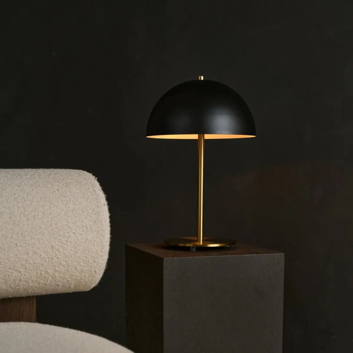 Lola Gold & Black Table Lamp – Elegant Metal Design with On/Off Switch-1