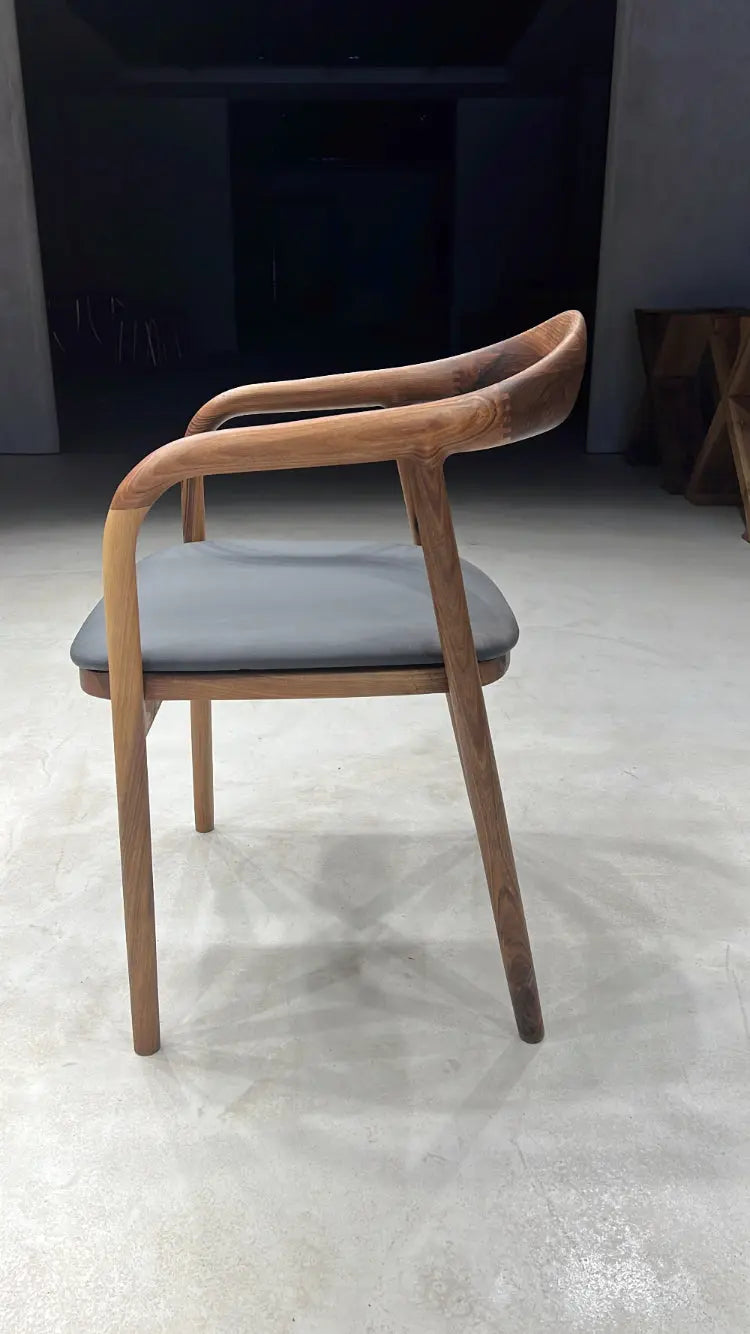Luxury Solid Wood Chair Made Of Walnut C-2