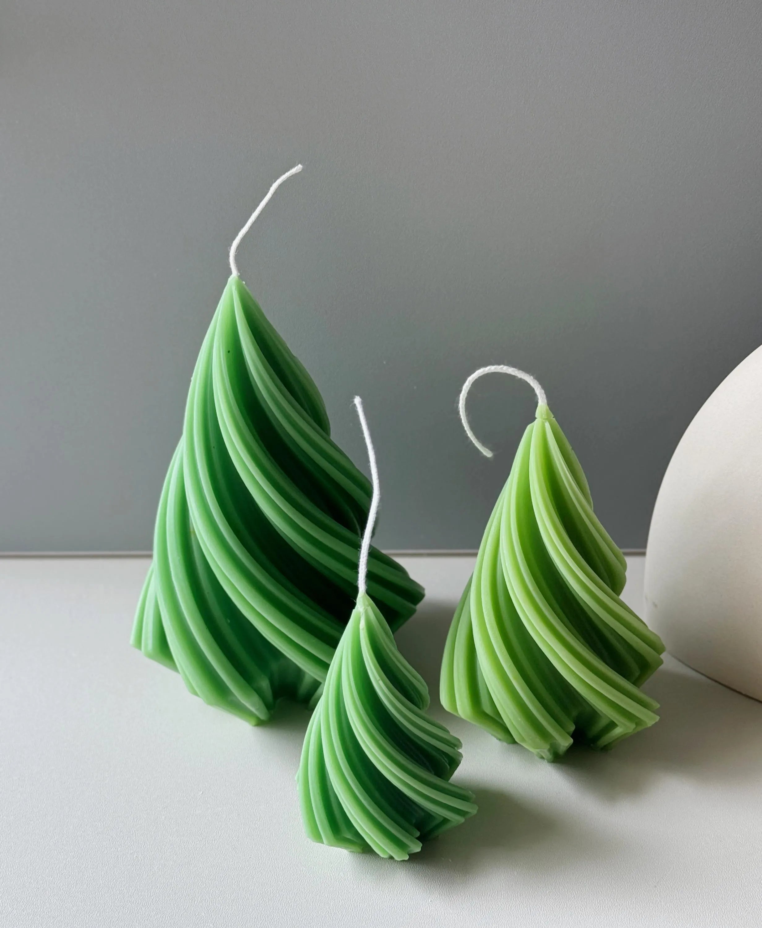 Modern Swirling Christmas Tree Candles | Holiday Decor-2