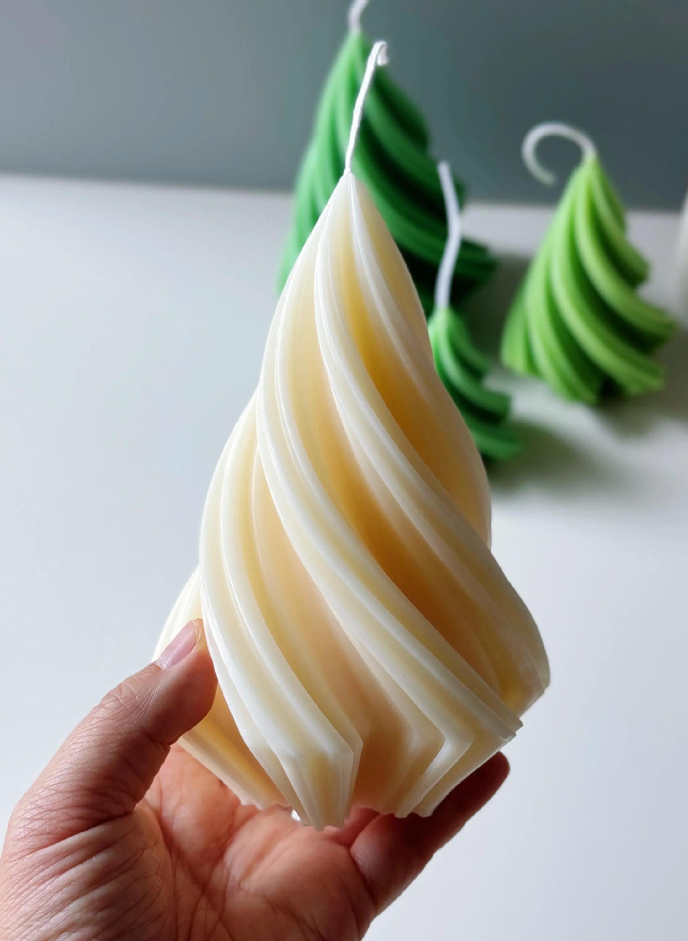 Modern Swirling Christmas Tree Candles | Holiday Decor-4