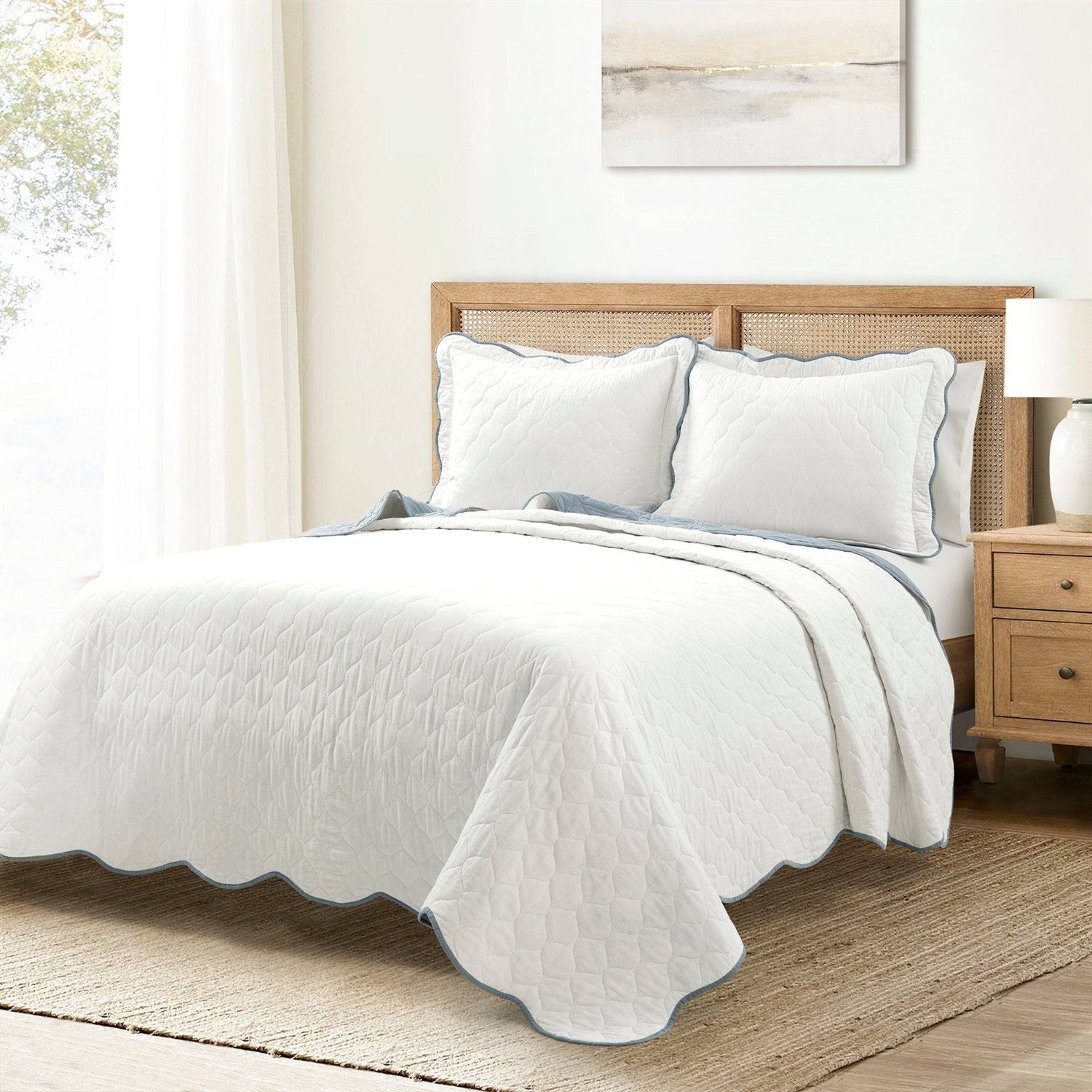 Full/Queen White Blue Scalloped Edge Reversible Thin Light Quilt Set-0