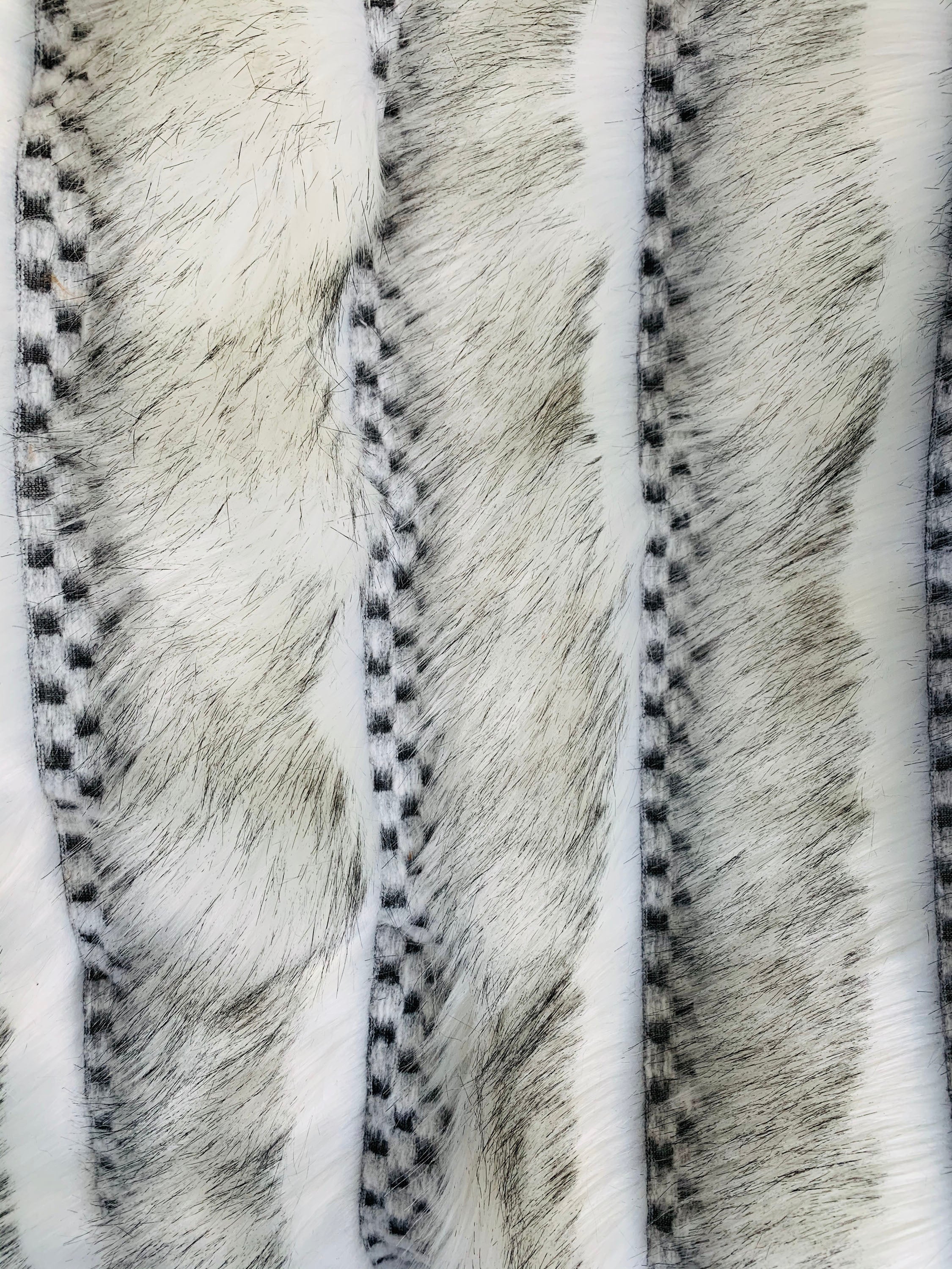 Plutus Off White  Two Tone Feather Faux Fur Luxury Throw Blanket-2