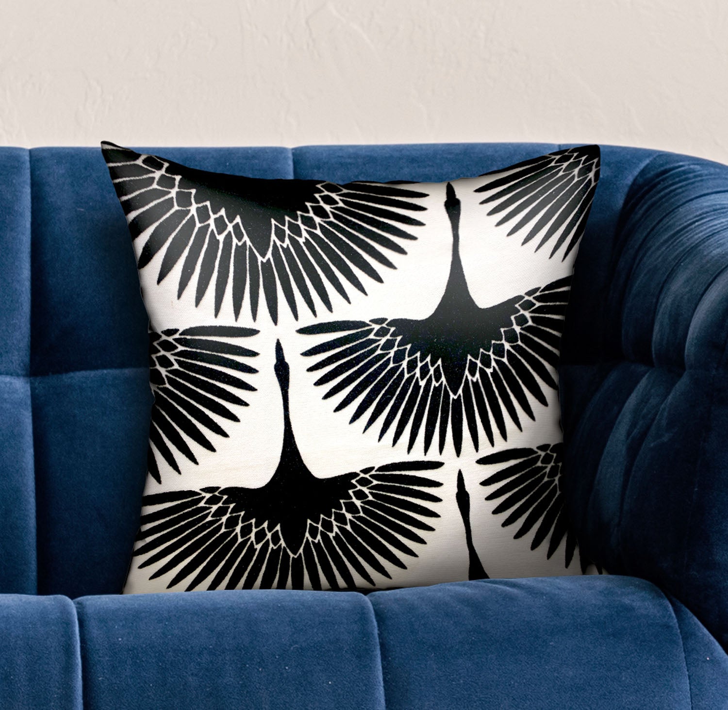 Black Swan Black Animal Motif Luxury Throw Pillow-1