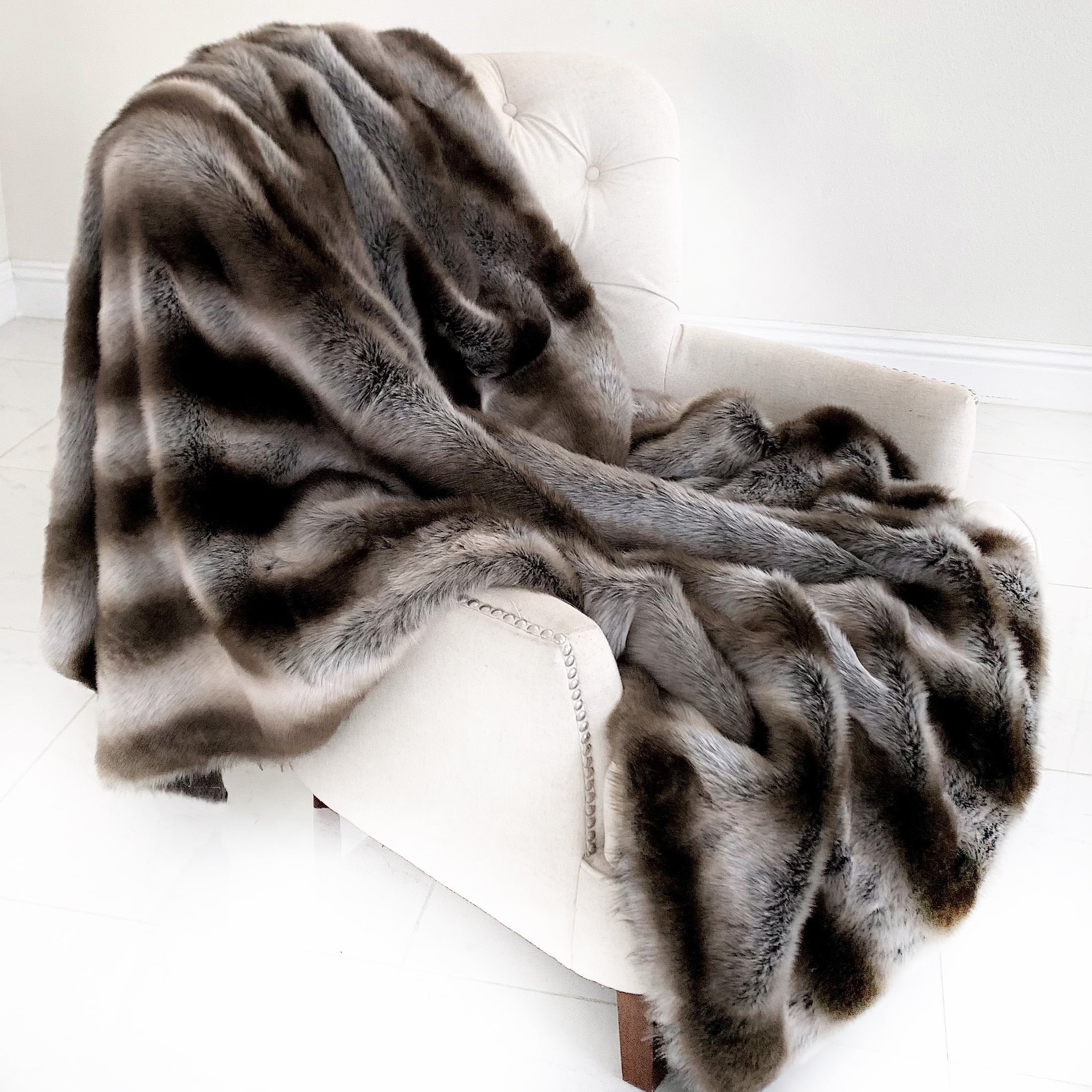 Fancy Gray Silver Chinchilla Faux Fur Handmade Luxury Throw-1