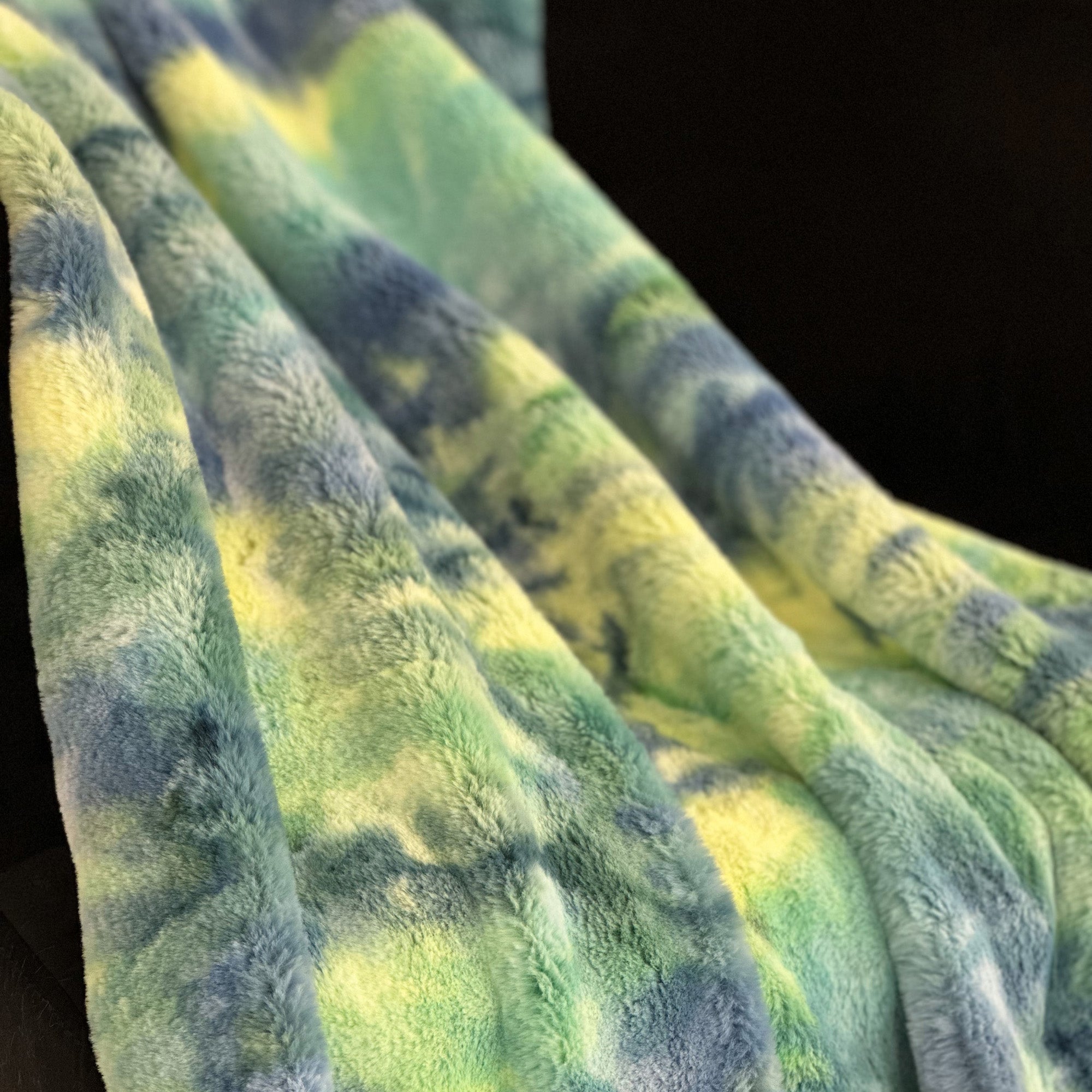 Plutus Green Yellow Blue Northern Lights Faux Fur Luxury Throw Blanket-1