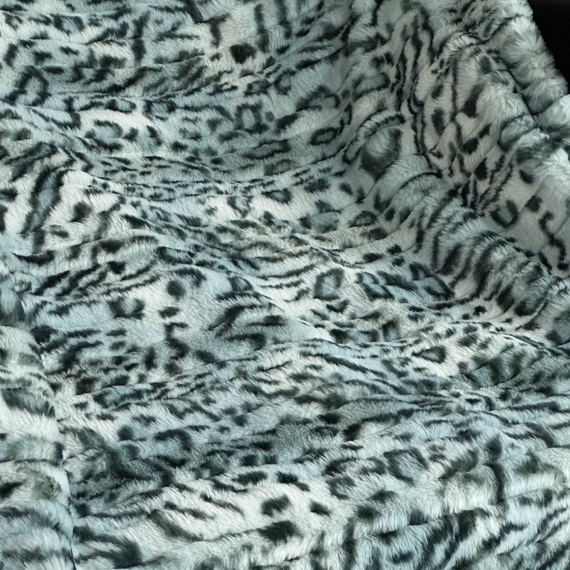 Plutus Green Luxe Lash Faux Fur Luxury Throw Blanket-1