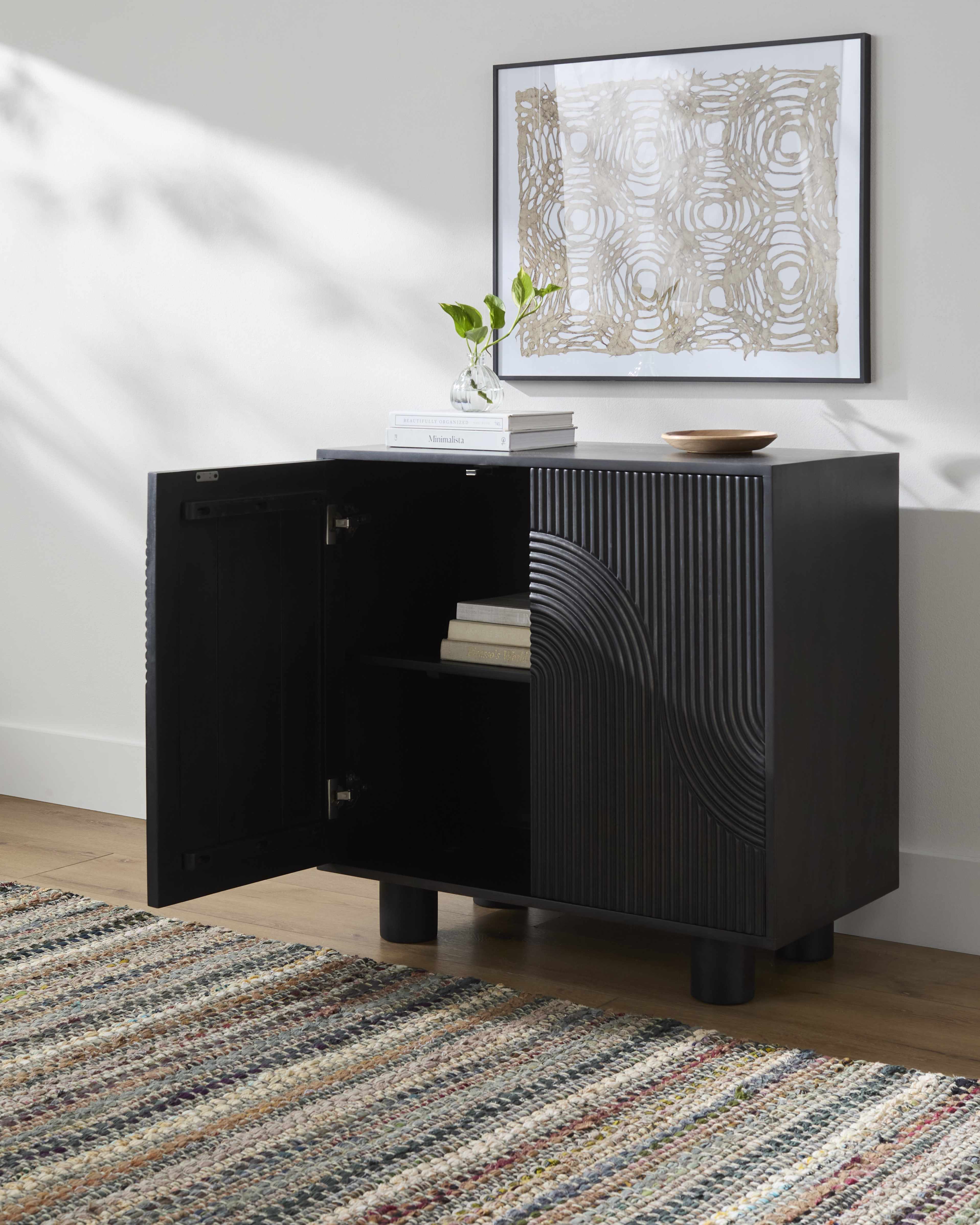 Riudecols Black Cabinet-2