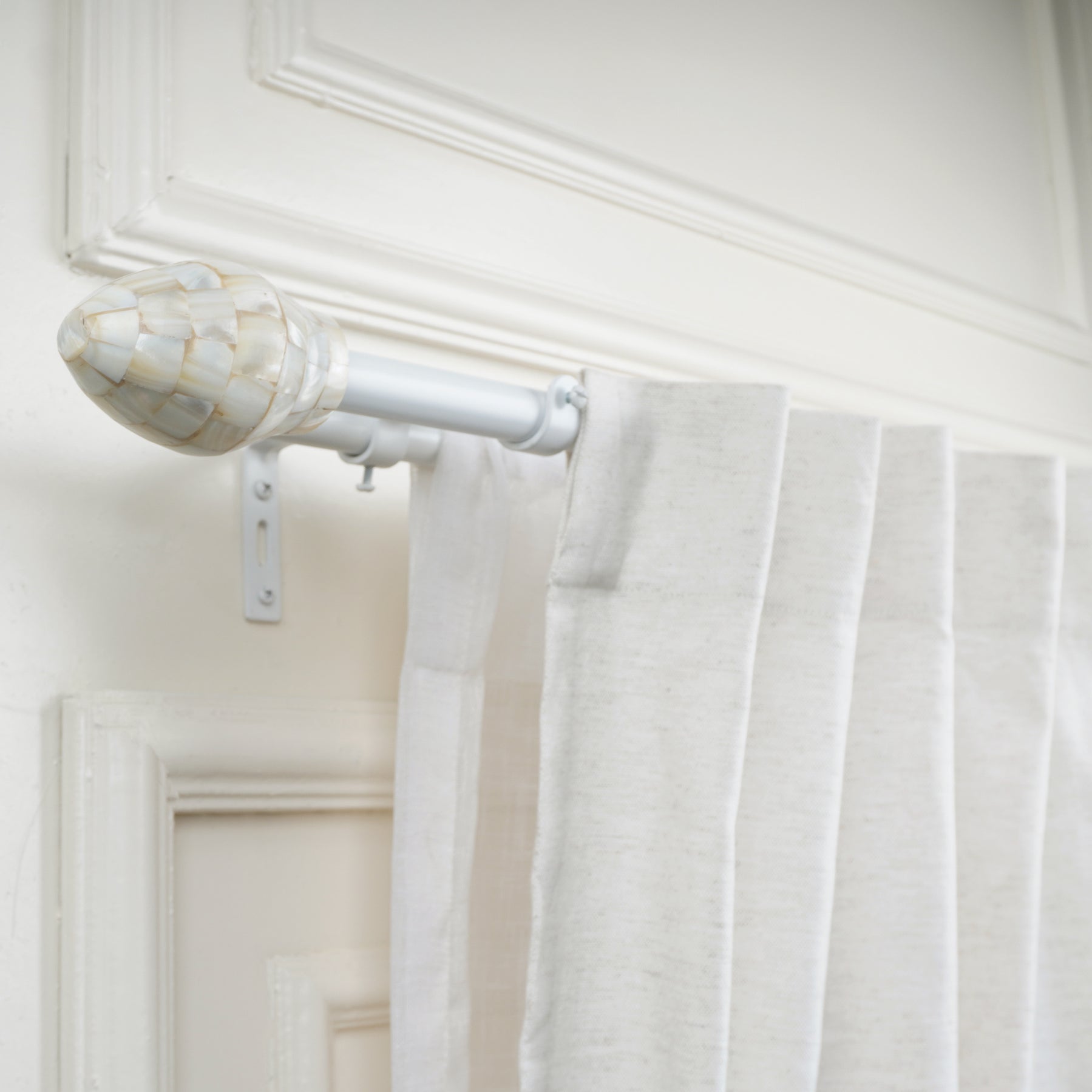 White Double Curtain Pole Set with Seashell Finials - Extendable, Telescopic, Rustproof - 71-122cm, 122-224cm, 213-366cm-2