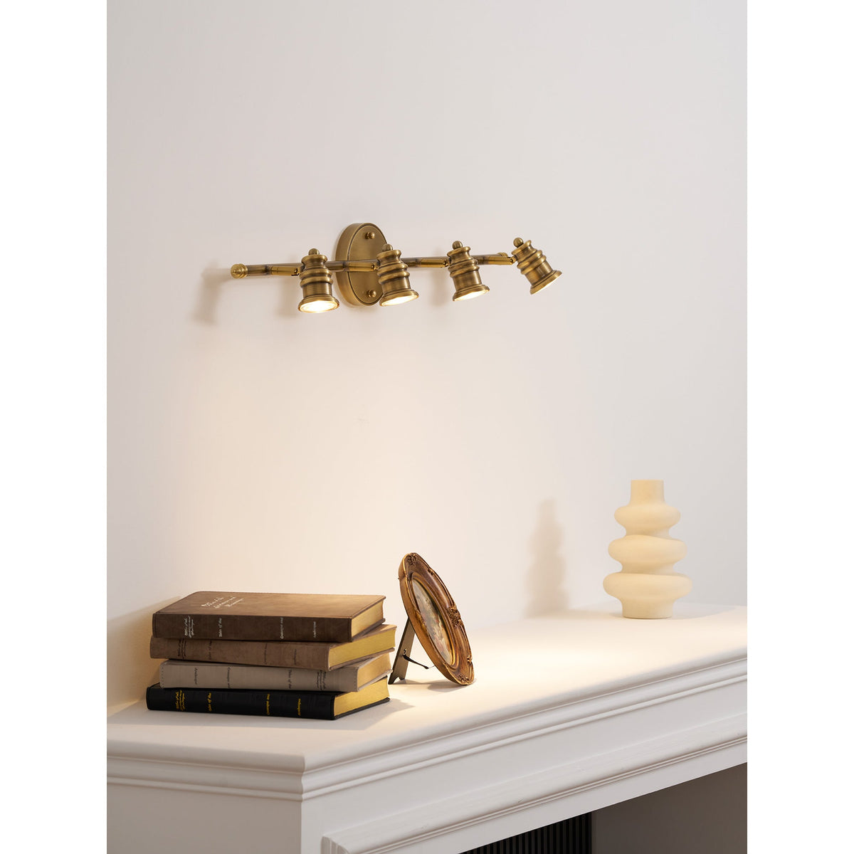 Vantage Series | Brass Linear Spotlight Bar with MR16 LED Heads for Vanity Lighting