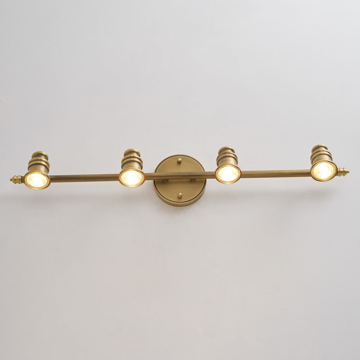 Vantage Series | Brass Linear Spotlight Bar with MR16 LED Heads for Vanity Lighting