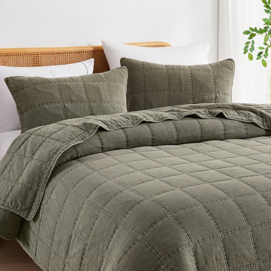 King/California King 3-Piece Sage Green Faded Stone Washed Cotton Quilt Set-1