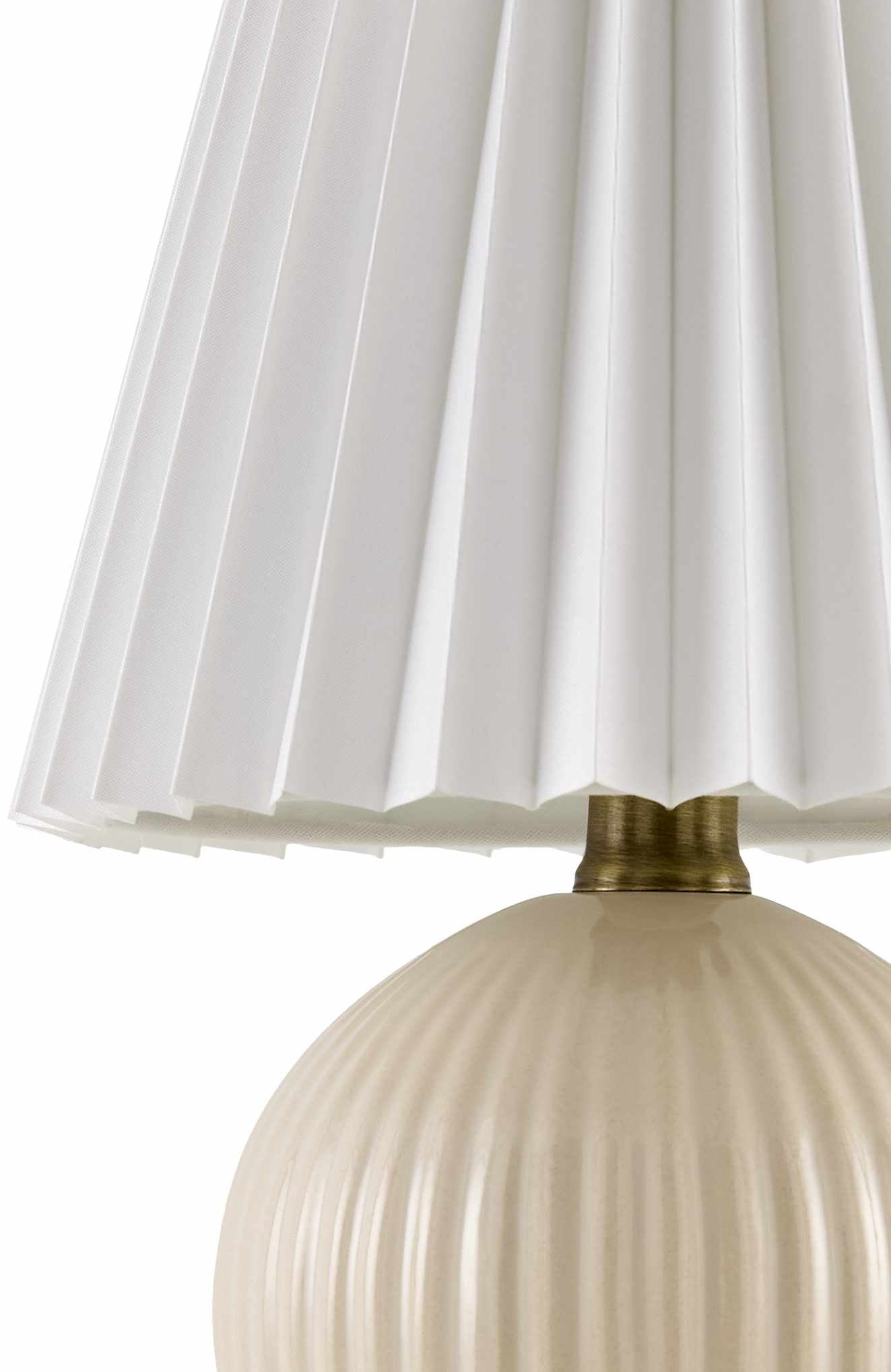Shahrekord Cream Table Lamp-3