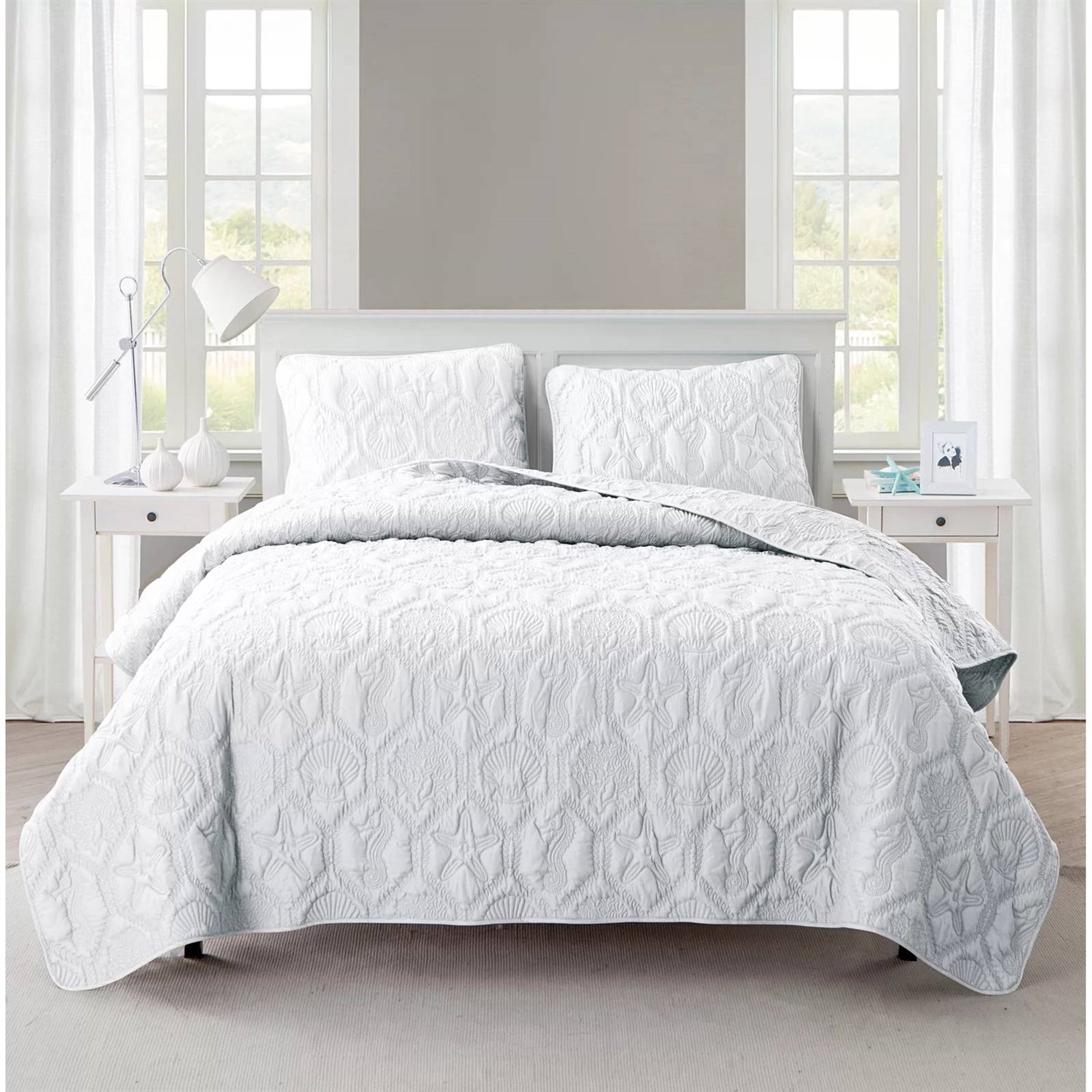 Queen size Coastal Beach Seashells Starfish Sea Horse White 3-Piece Quilt Set-0