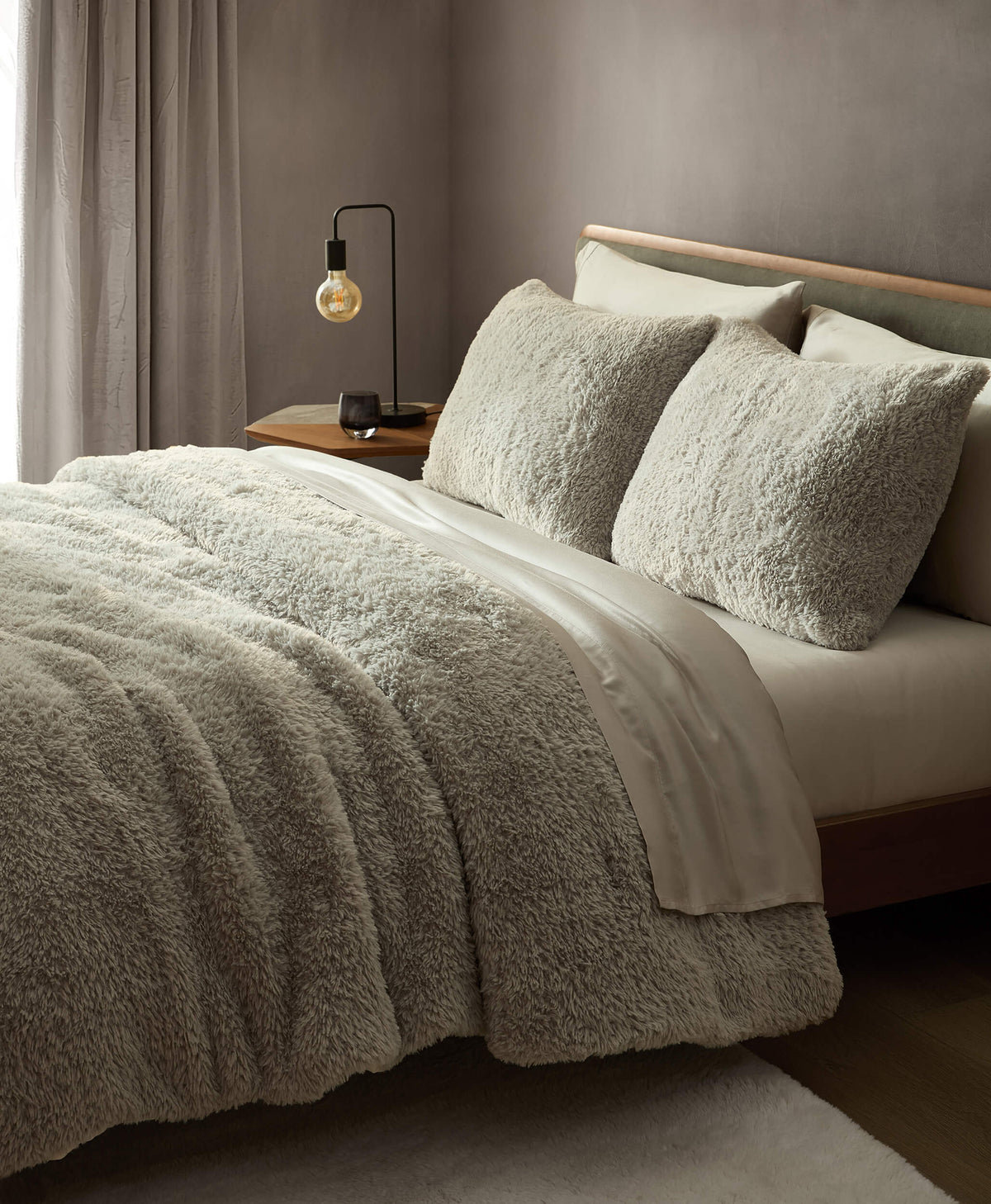 Breathable Faux Fur Comforter Bundle