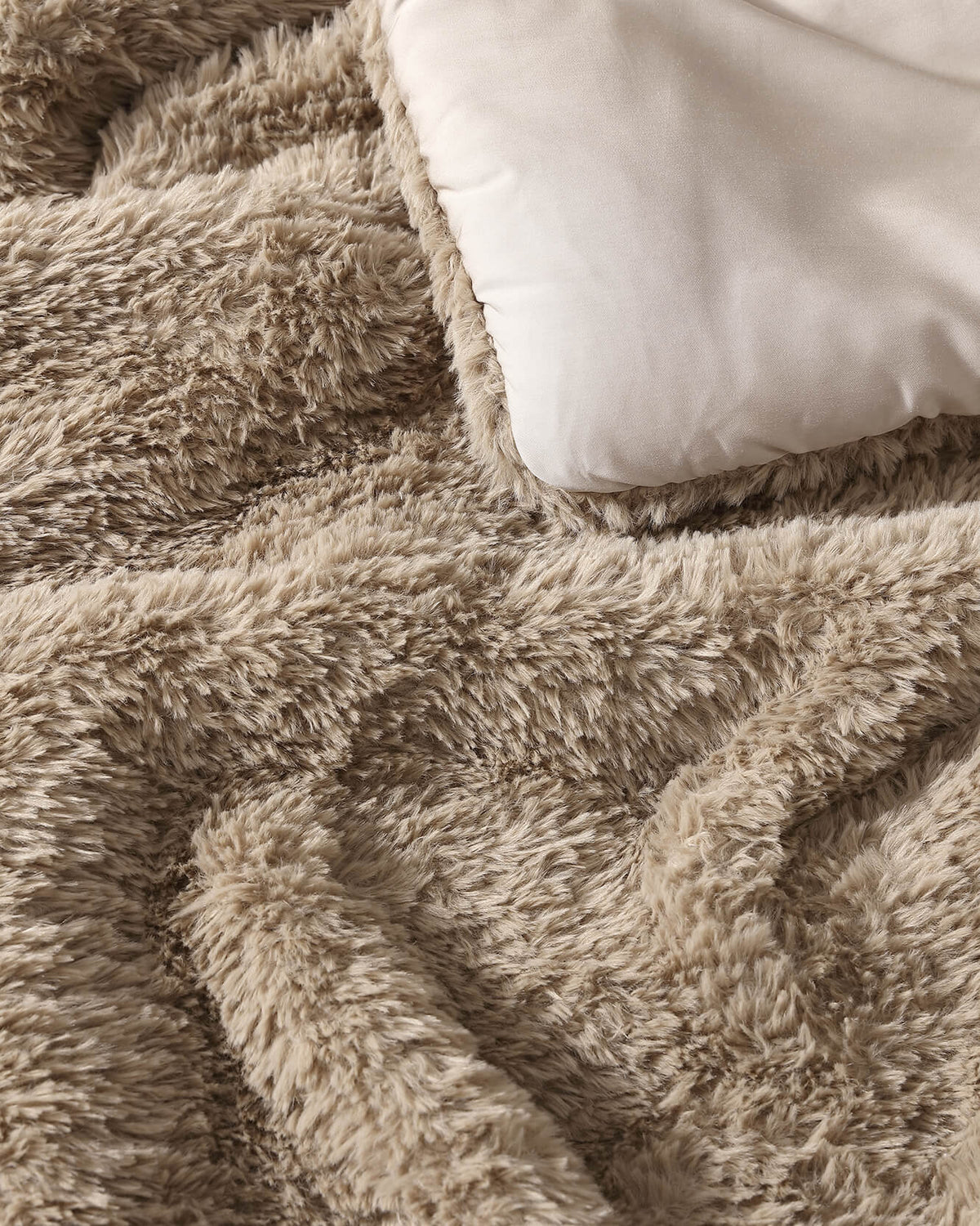 Breathable Faux Fur Comforter Bundle