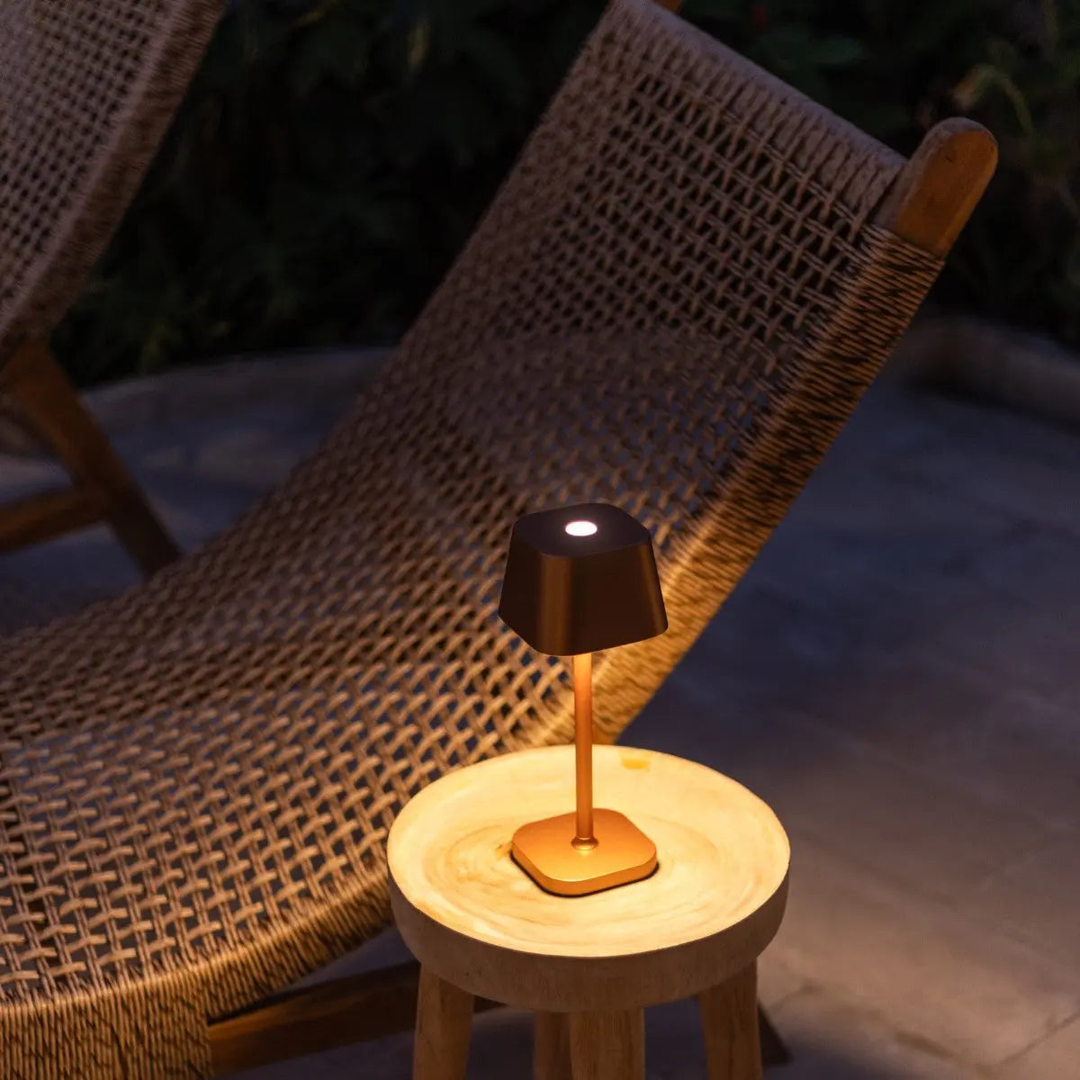 Ava Copper Rechargeable Table Lamp | Stylish, Cordless & Dimmable-4