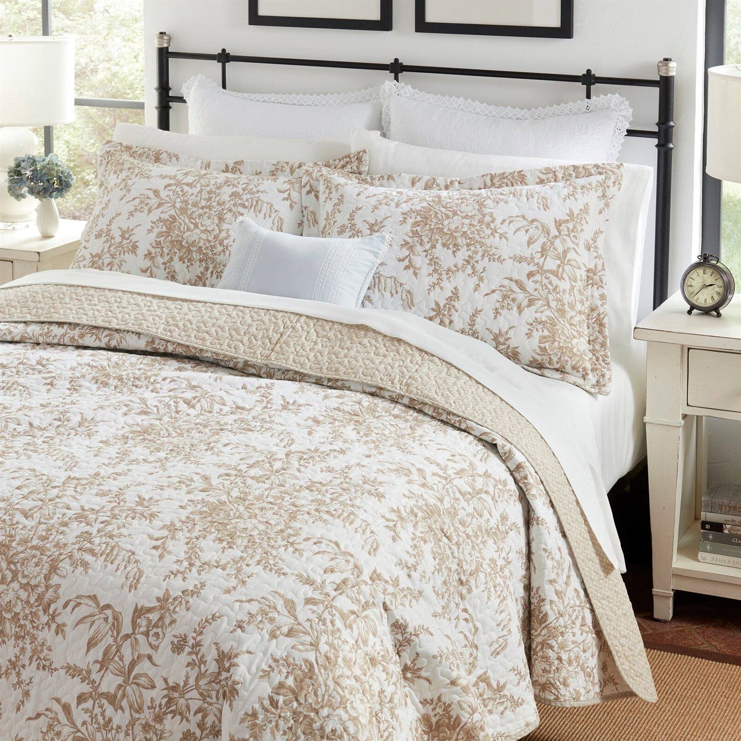 Full/Queen 3 Piece Bed-in-a-Bag Bohemian Tan Beige Floral Cotton Quilt Set-0