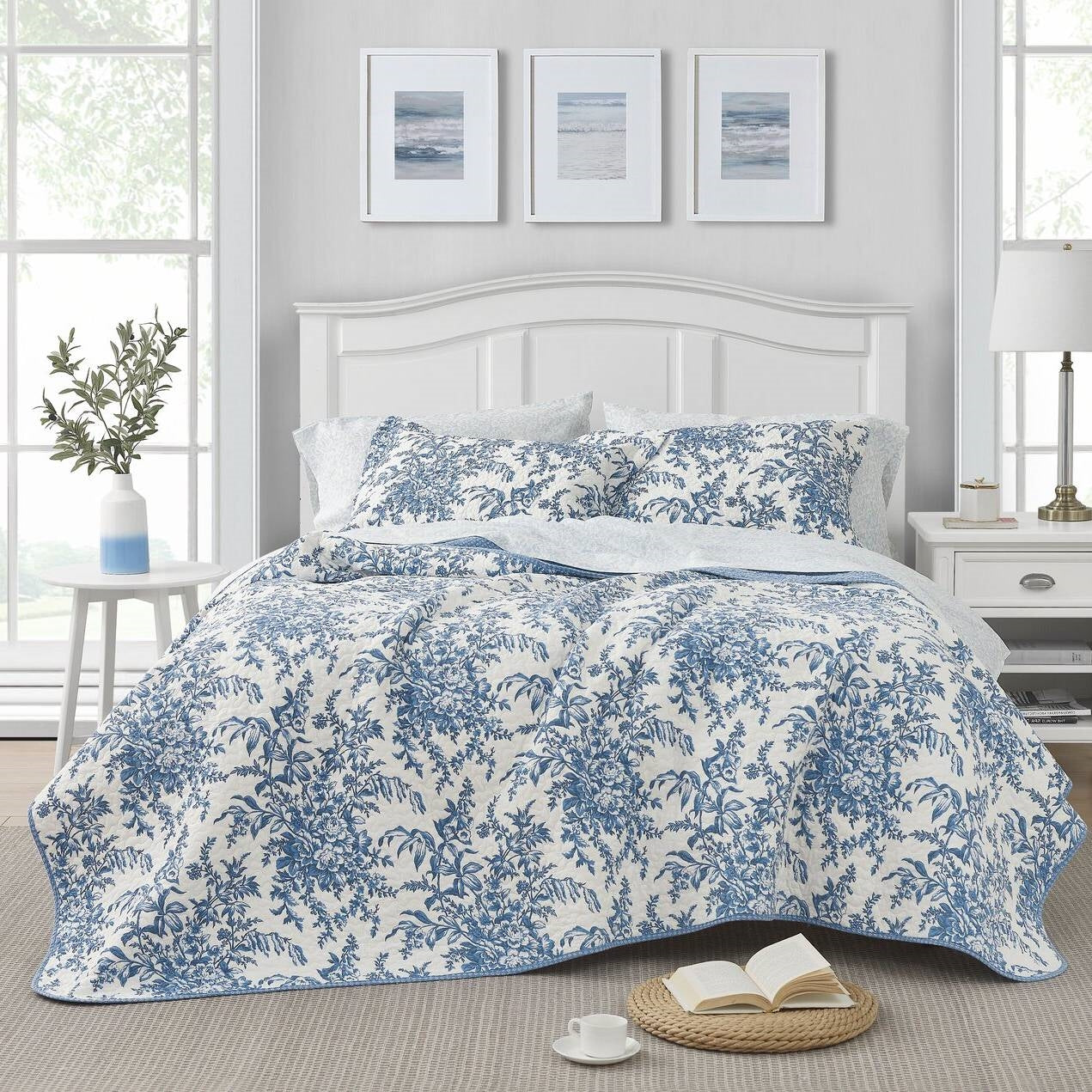 King size 3 Piece Bed-in-a-Bag Reversible Blue White Floral Cotton Quilt Set-2