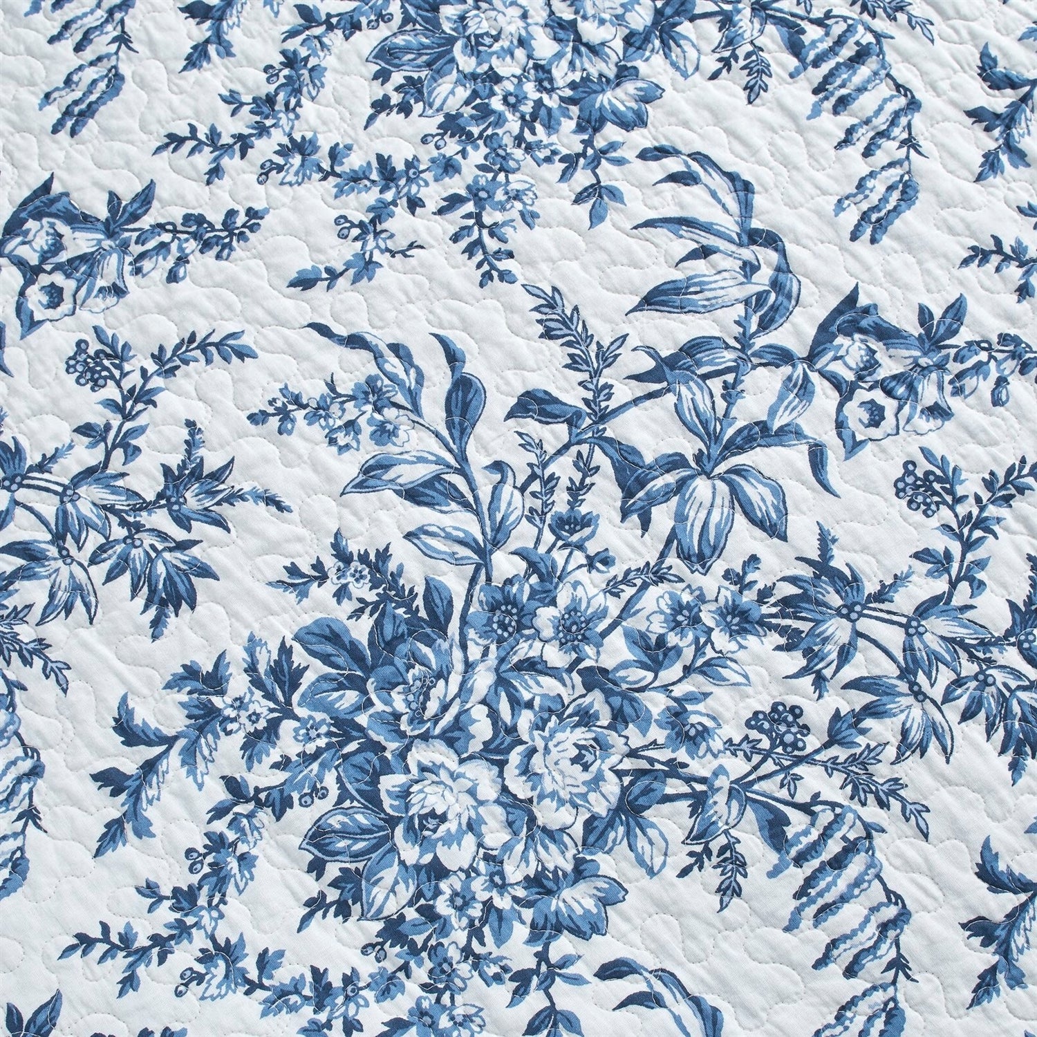 King size 3 Piece Bed-in-a-Bag Reversible Blue White Floral Cotton Quilt Set-3