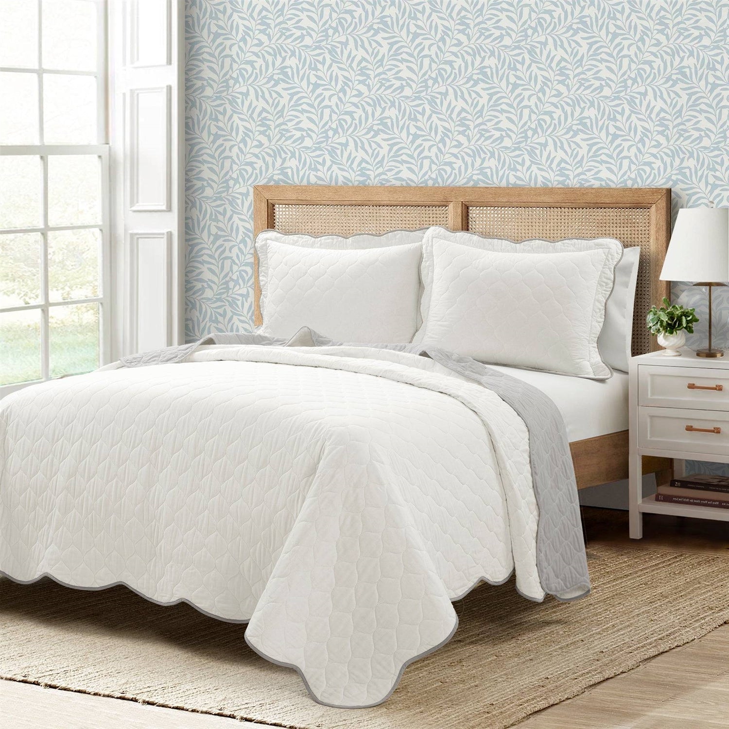 King/Cal King White Grey Scalloped Edge Reversible Thin Light Quilt Set-0