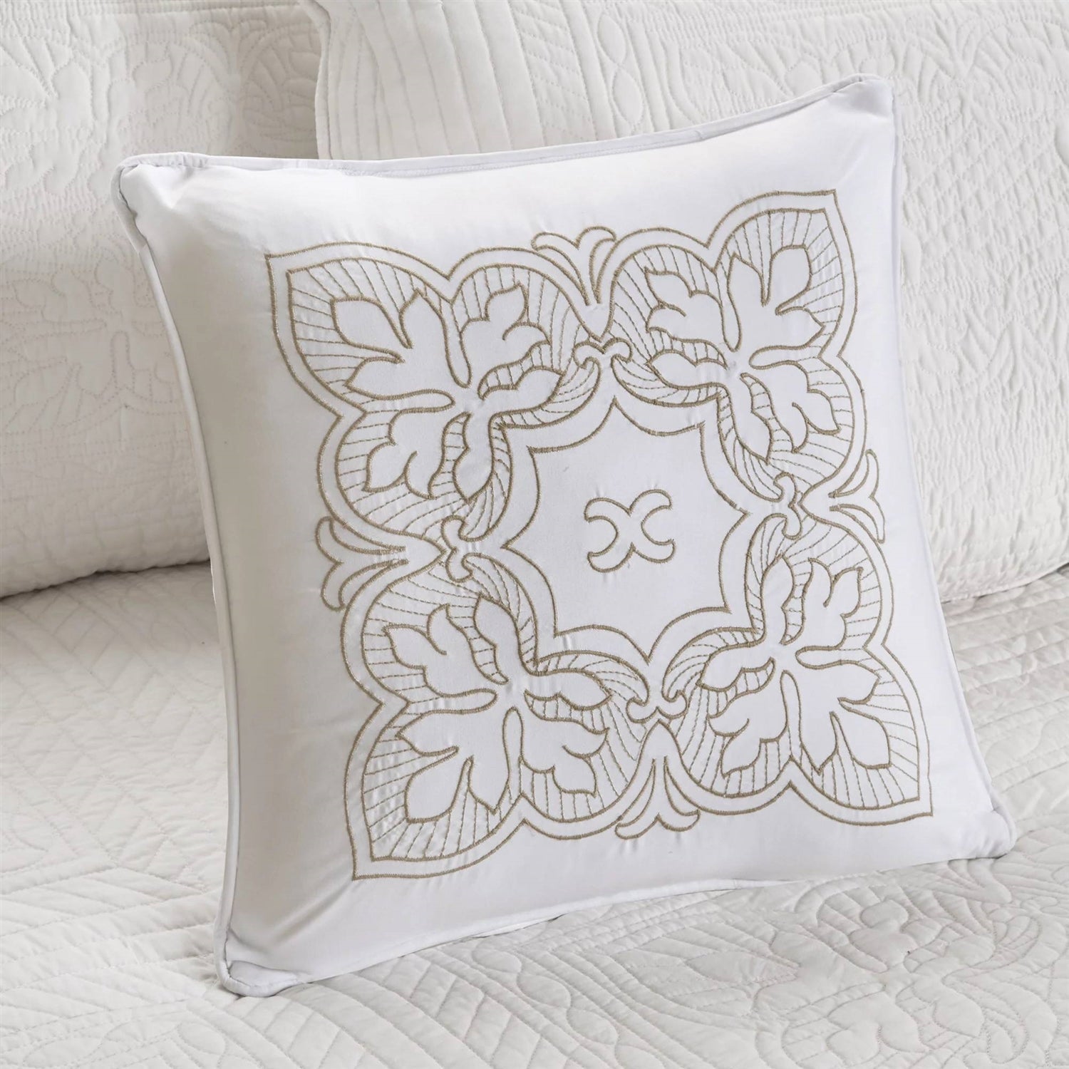 6-Piece Farmhouse White Daybed Cover Bedding Set with Scalloped Edges-3