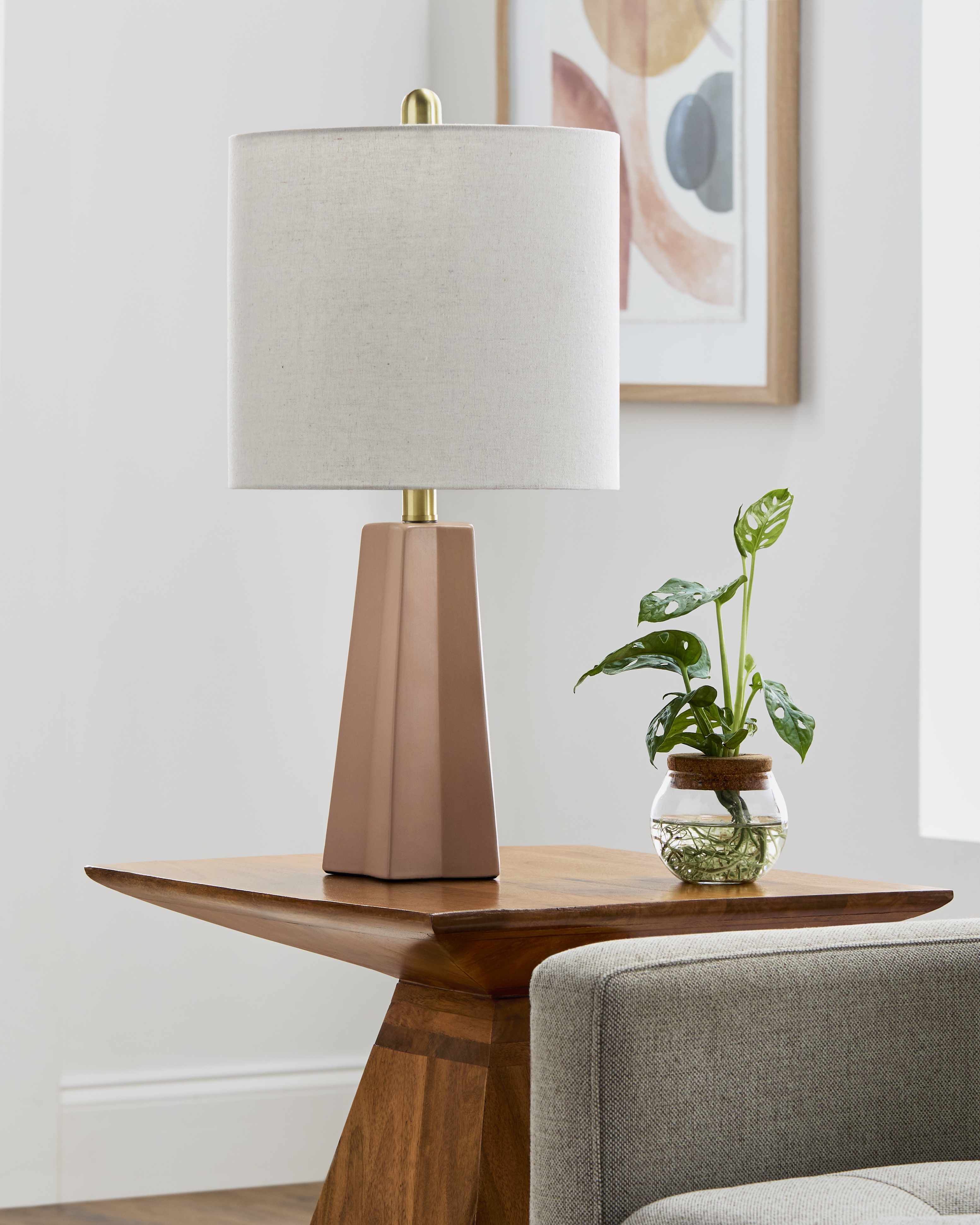 Yubileyny Blush Table Lamp-0
