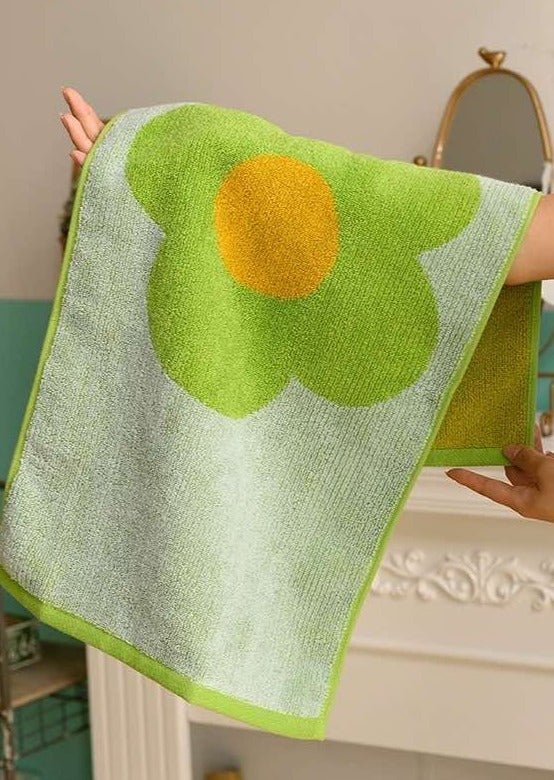 Cute Whimsical Sunflower Bath Towel - Ultra Soft & Absorbent Staple Cotton-7