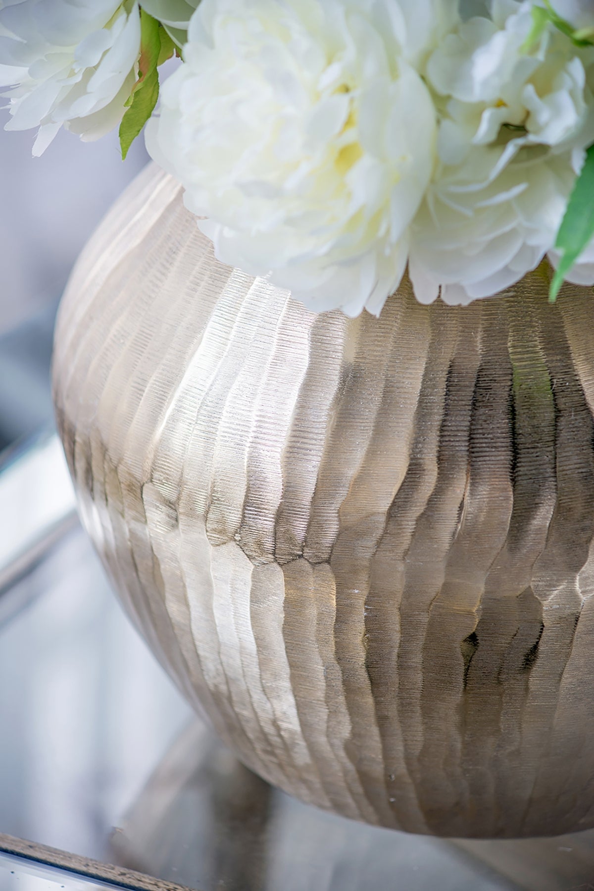 11x11x9' Aluminum Chisel Flower Vase, Gold