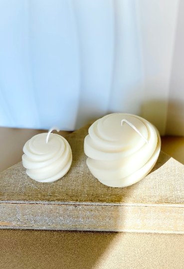 Minimalist Swirl Candle-2