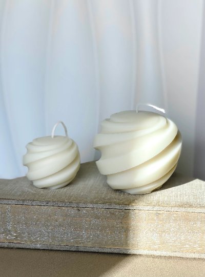 Minimalist Swirl Candle-3