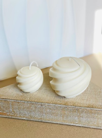 Minimalist Swirl Candle-1