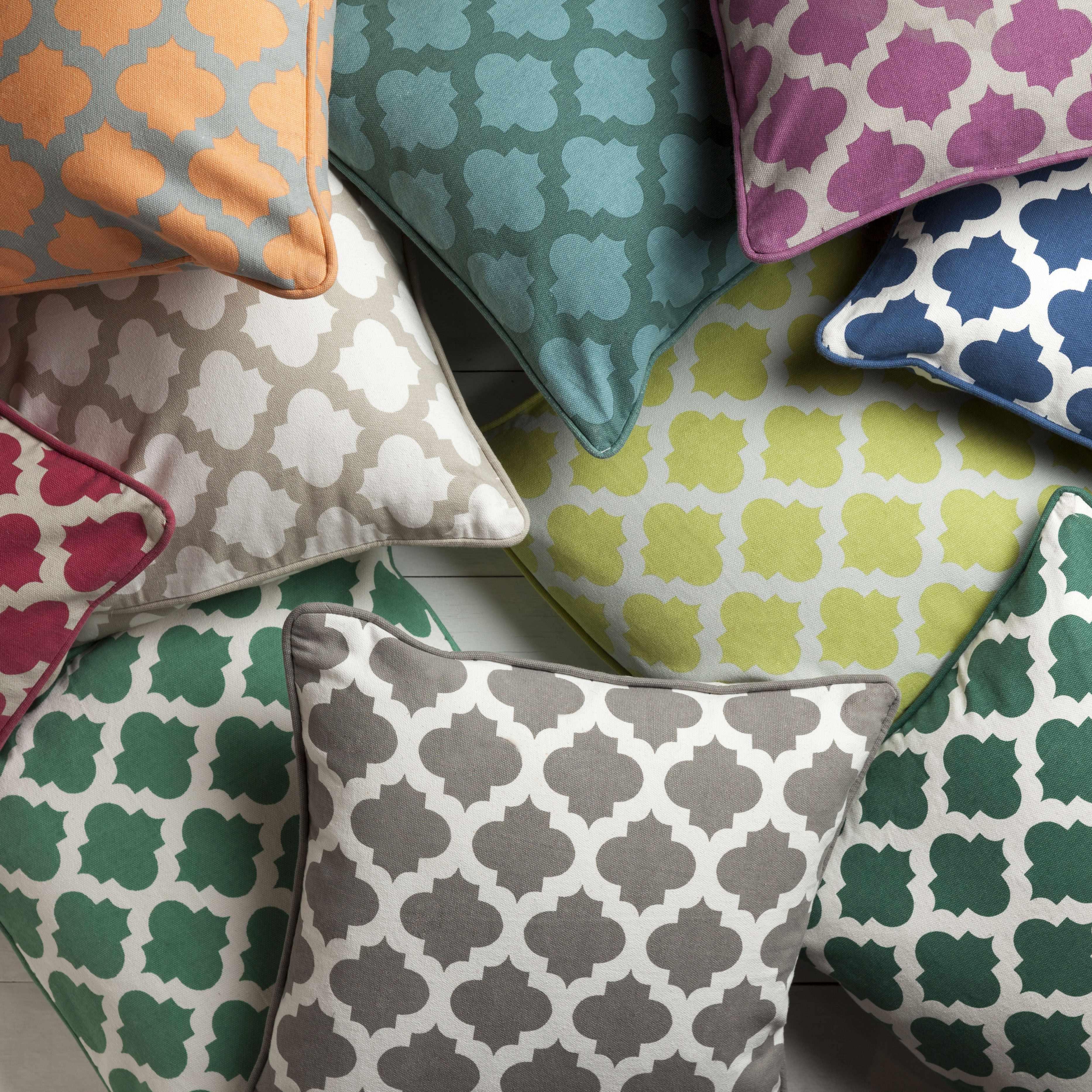 Germoe Throw Pillow - Clearance - PRHOMZ